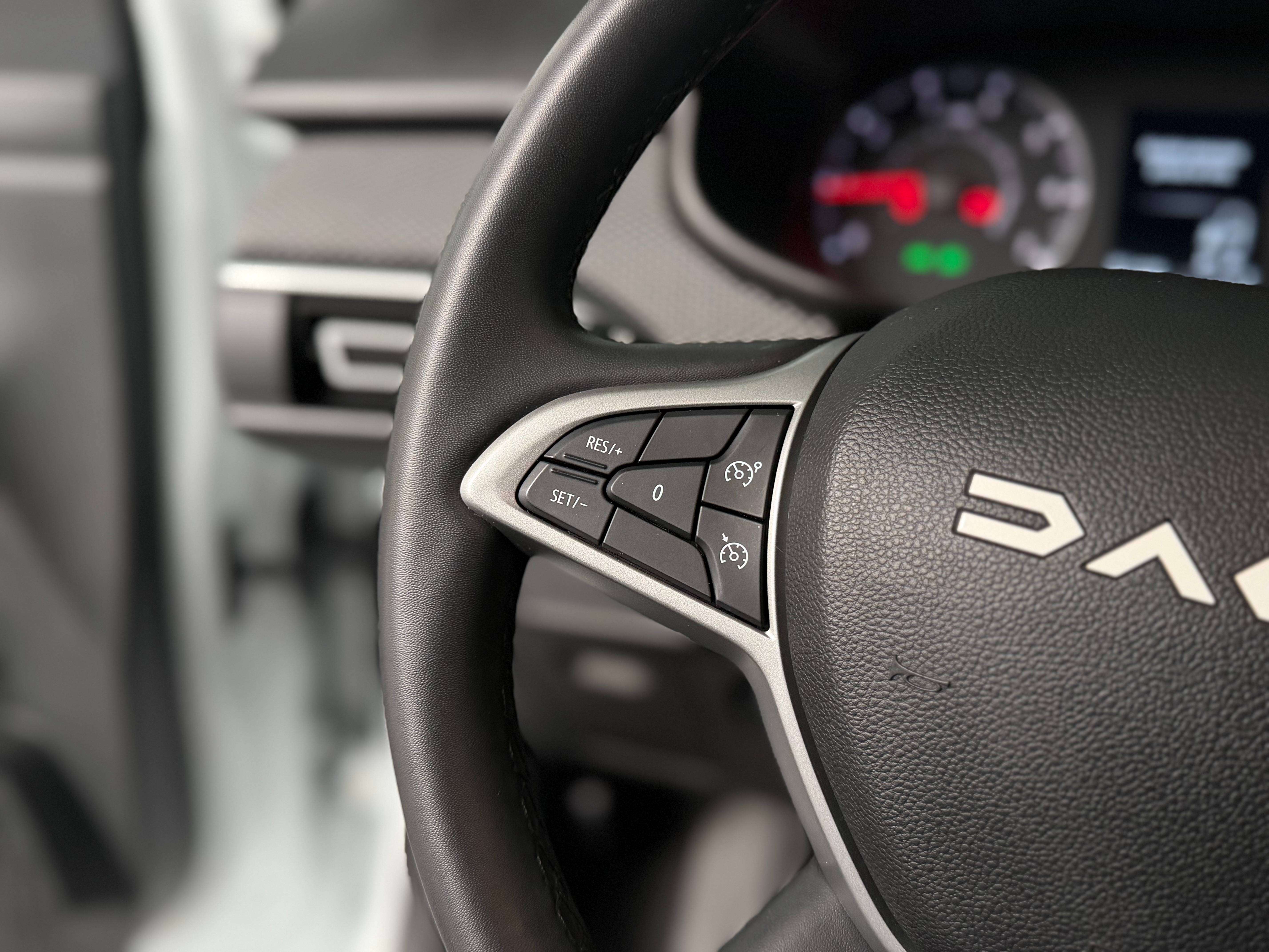 Dacia Sandero 1.0i Expression, Camera de recul, Capteurs AV/AR, Car-Play, GPS