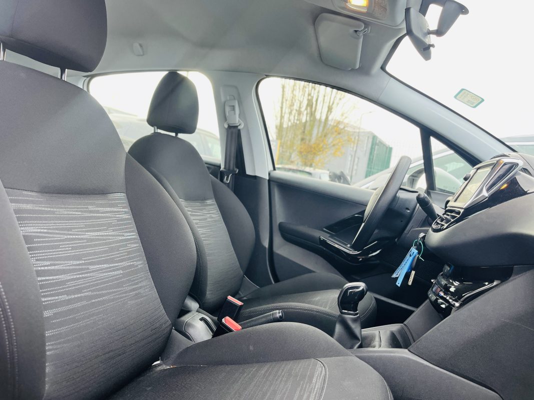 Peugeot 208 Active Business 1.5 BLUE HDI 100CH