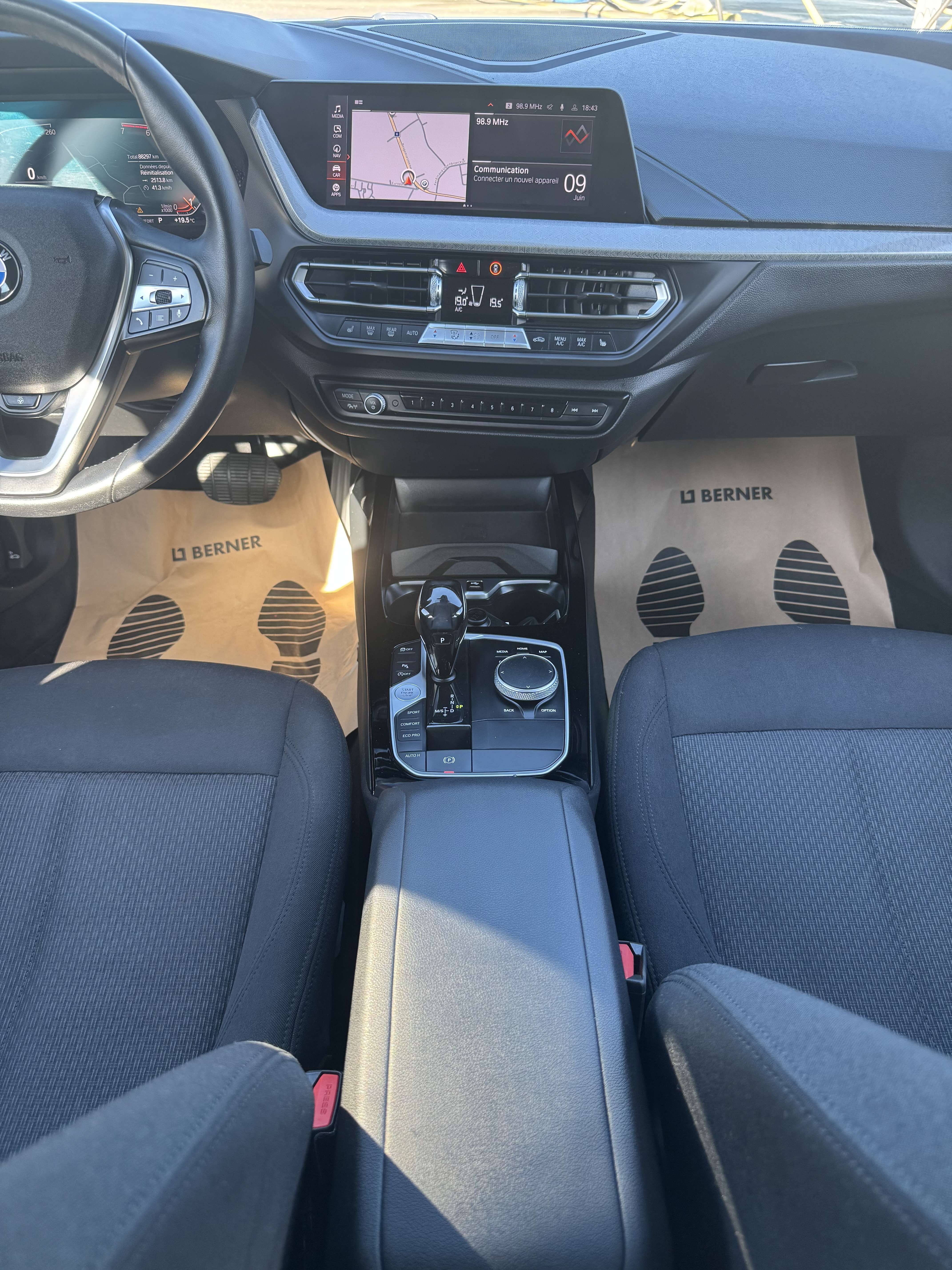 BMW 118 118iA*boîte auto*NAVI*CAMERA*BT*Android*CarPlay