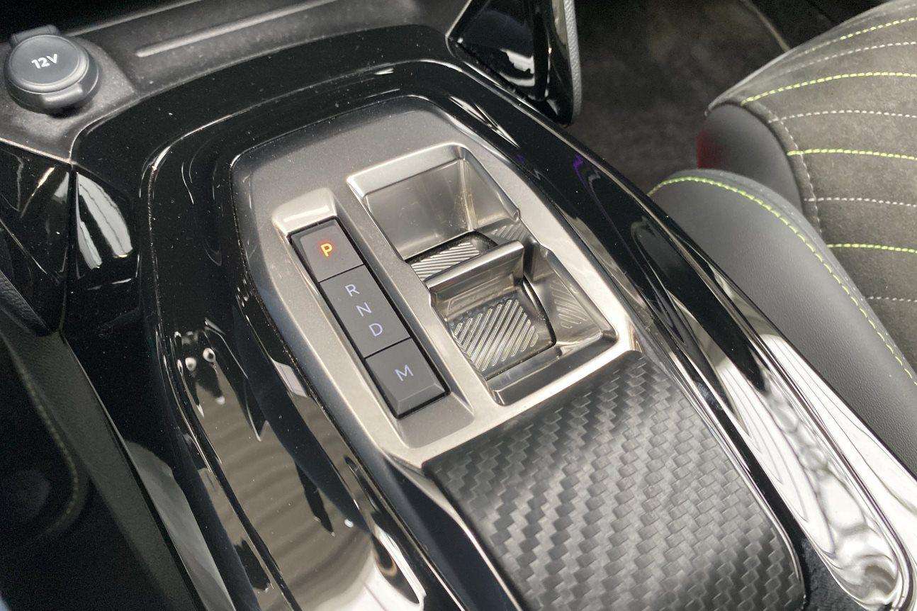 Peugeot 208 GT * Visio Park & CarPlay
