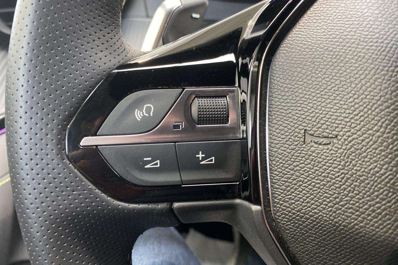 Peugeot 208 GT * Visio Park & CarPlay
