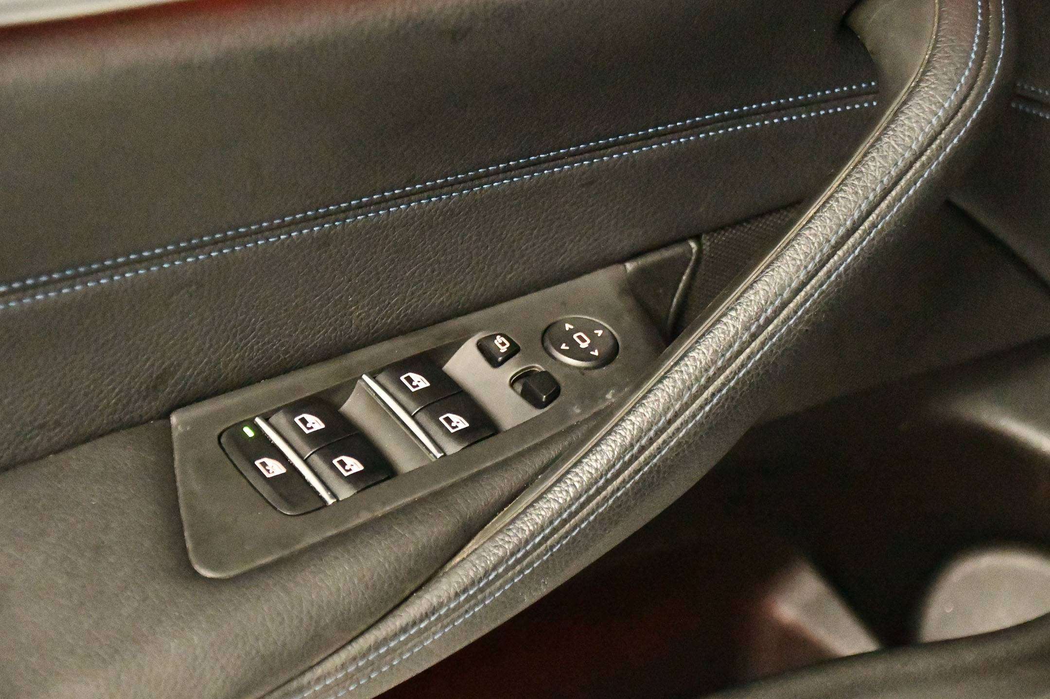 BMW 520 520e Touring - PHEV - M-Sportpakket - Panodak - Trekhaak - Adaptive Cruise Control -