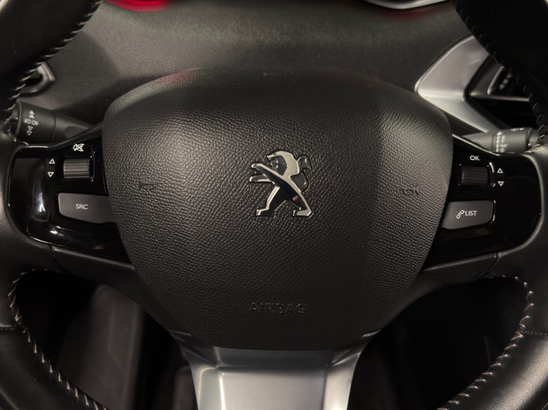 Peugeot 308 II PHASE 2 ALLURE 1.2 TURBO 130 Cv APPLE CARPLAY & ANDROID CAMERA RECUL - GARANTIE 1 AN