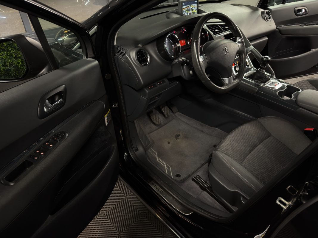 Peugeot 3008 PHASE 2 STYLE 1.2 TURBO 130 Cv 1ERE MAIN - GARANTIE 1 AN