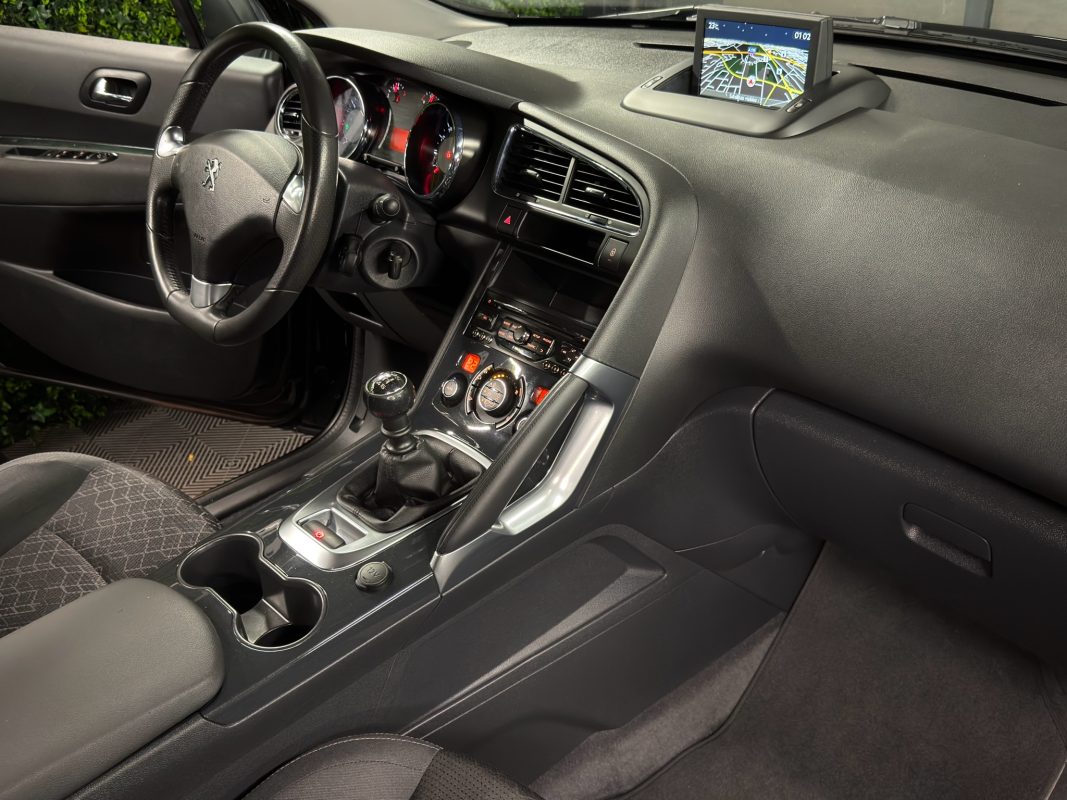 Peugeot 3008 PHASE 2 STYLE 1.2 TURBO 130 Cv 1ERE MAIN - GARANTIE 1 AN