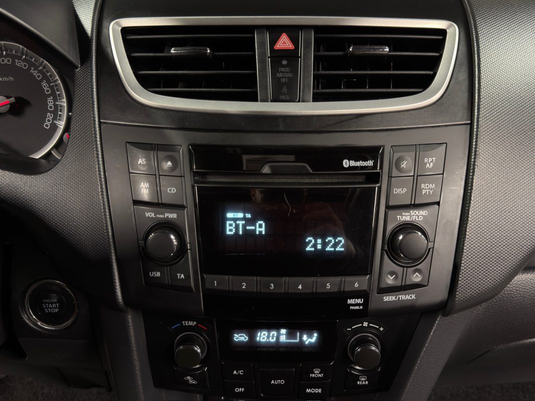 Suzuki Swift 3 III 1.3 DDIS 75 Cv 5 PORTES / TOIT OUVRANT - PAIEMENT EN 4 FOIS PAR CB POSSIBLE