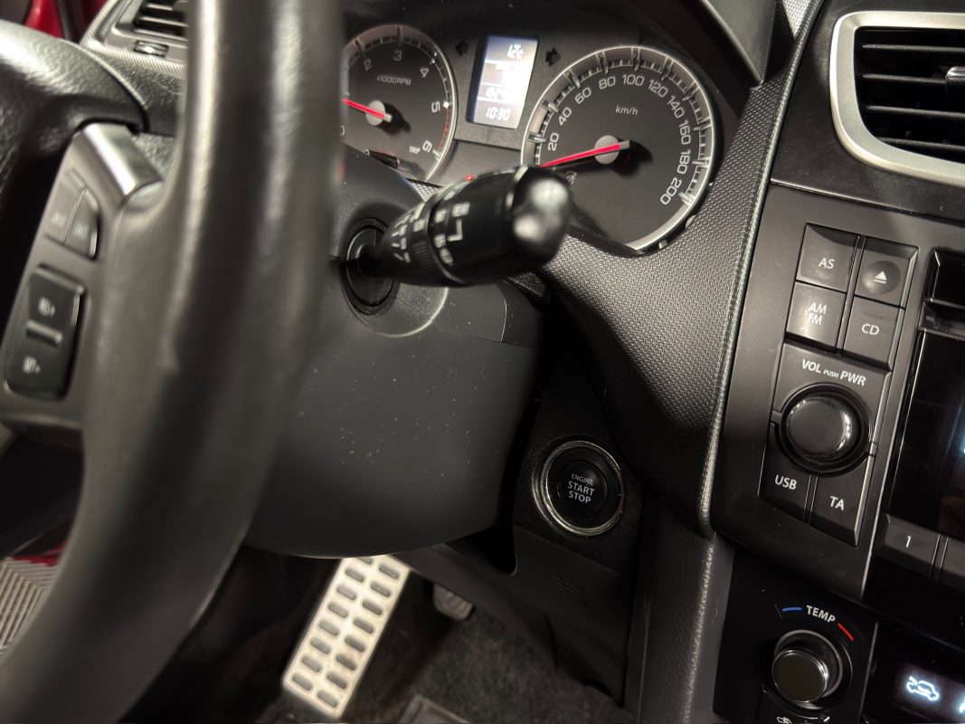 Suzuki Swift 3 III 1.3 DDIS 75 Cv 5 PORTES / TOIT OUVRANT - PAIEMENT EN 4 FOIS PAR CB POSSIBLE