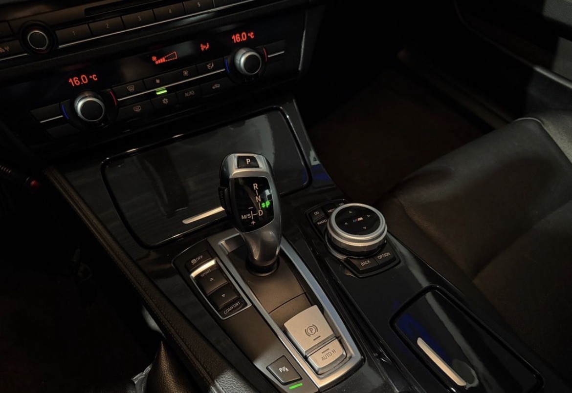 Bmw Serie 5 (F10) 520D 184 LUXURY BVA8