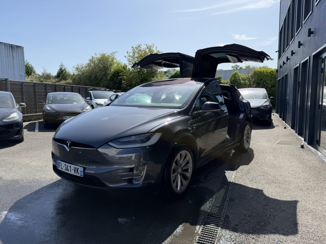 Tesla Model X LONG RANGE AWD