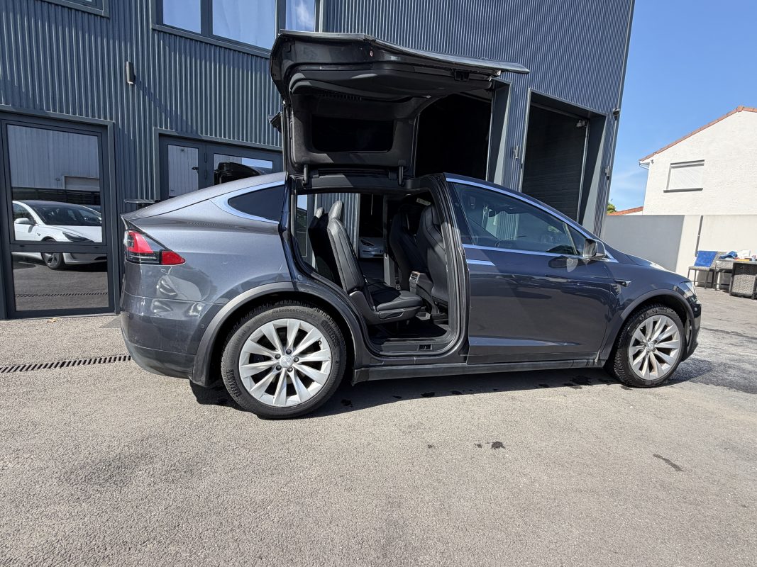 Tesla Model X LONG RANGE AWD