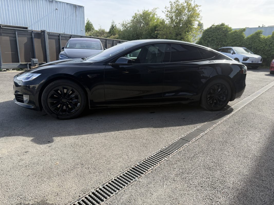 Tesla Model S 75D Dual Motor