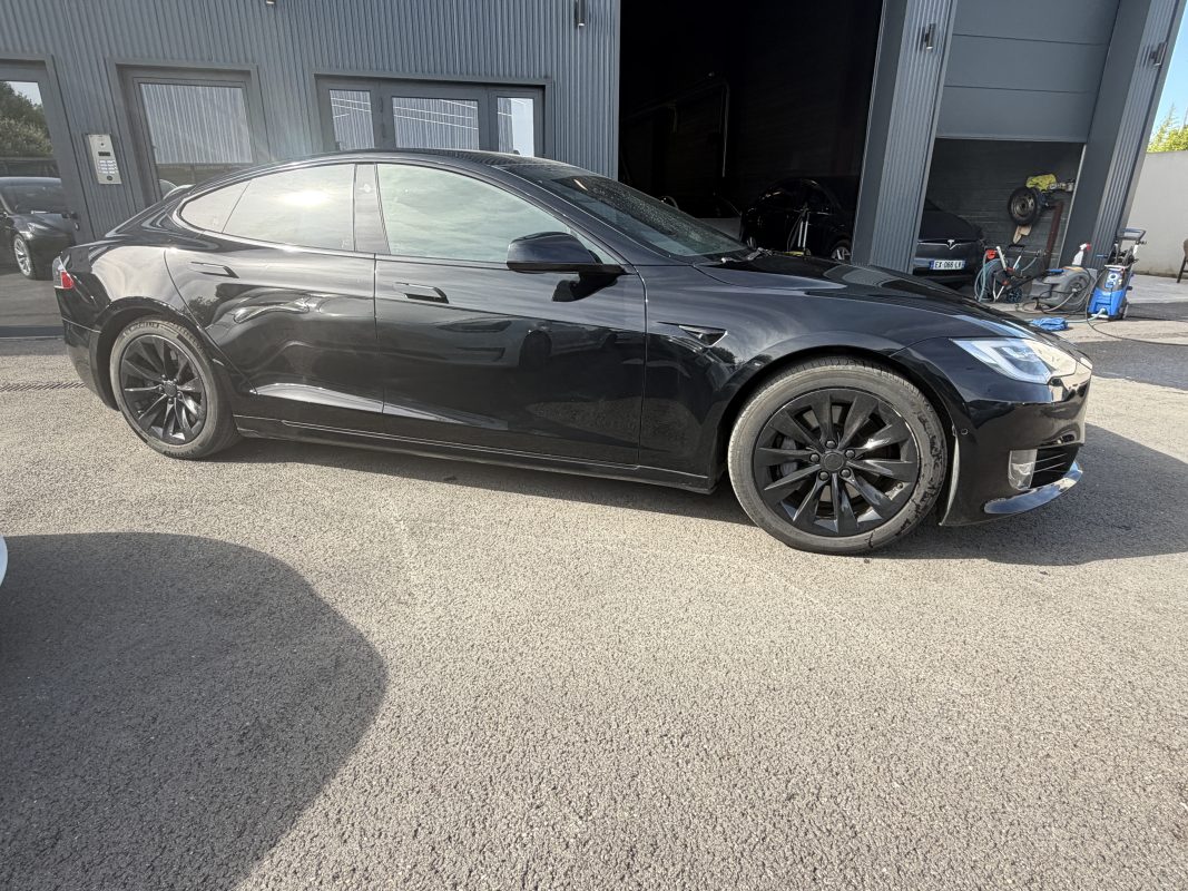 Tesla Model S 75D Dual Motor