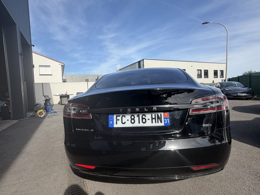 Tesla Model S 75D Dual Motor