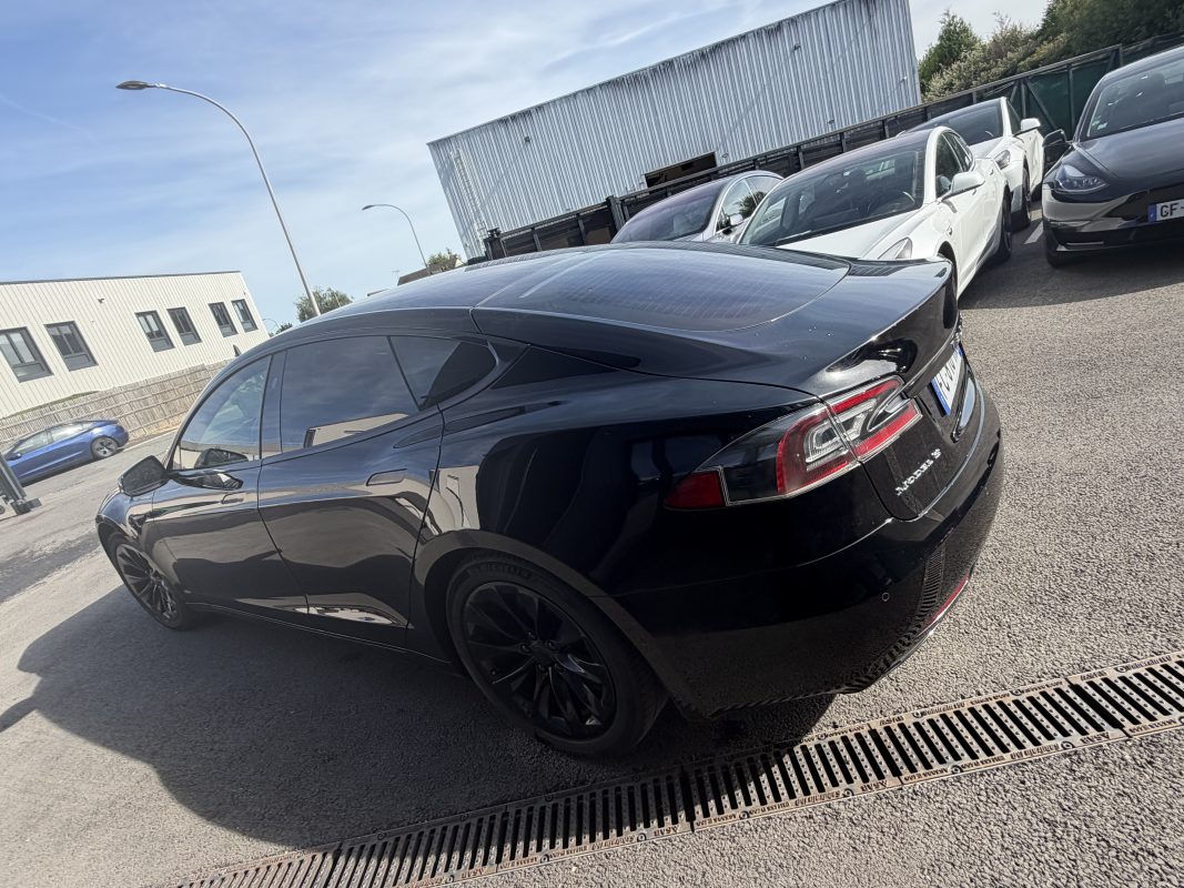 Tesla Model S 75D Dual Motor