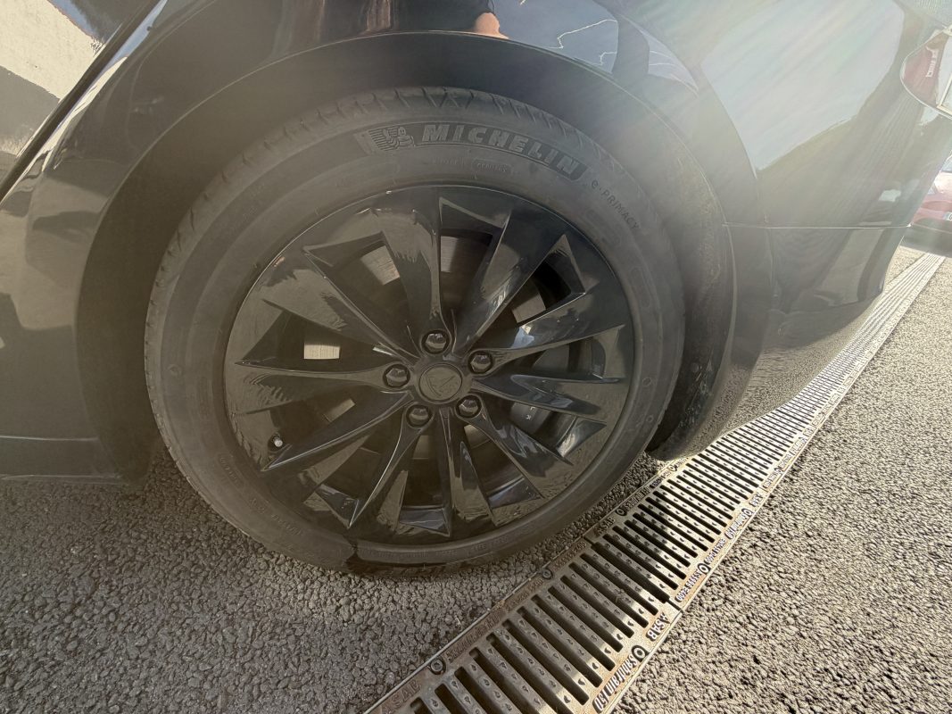Tesla Model S 75D Dual Motor