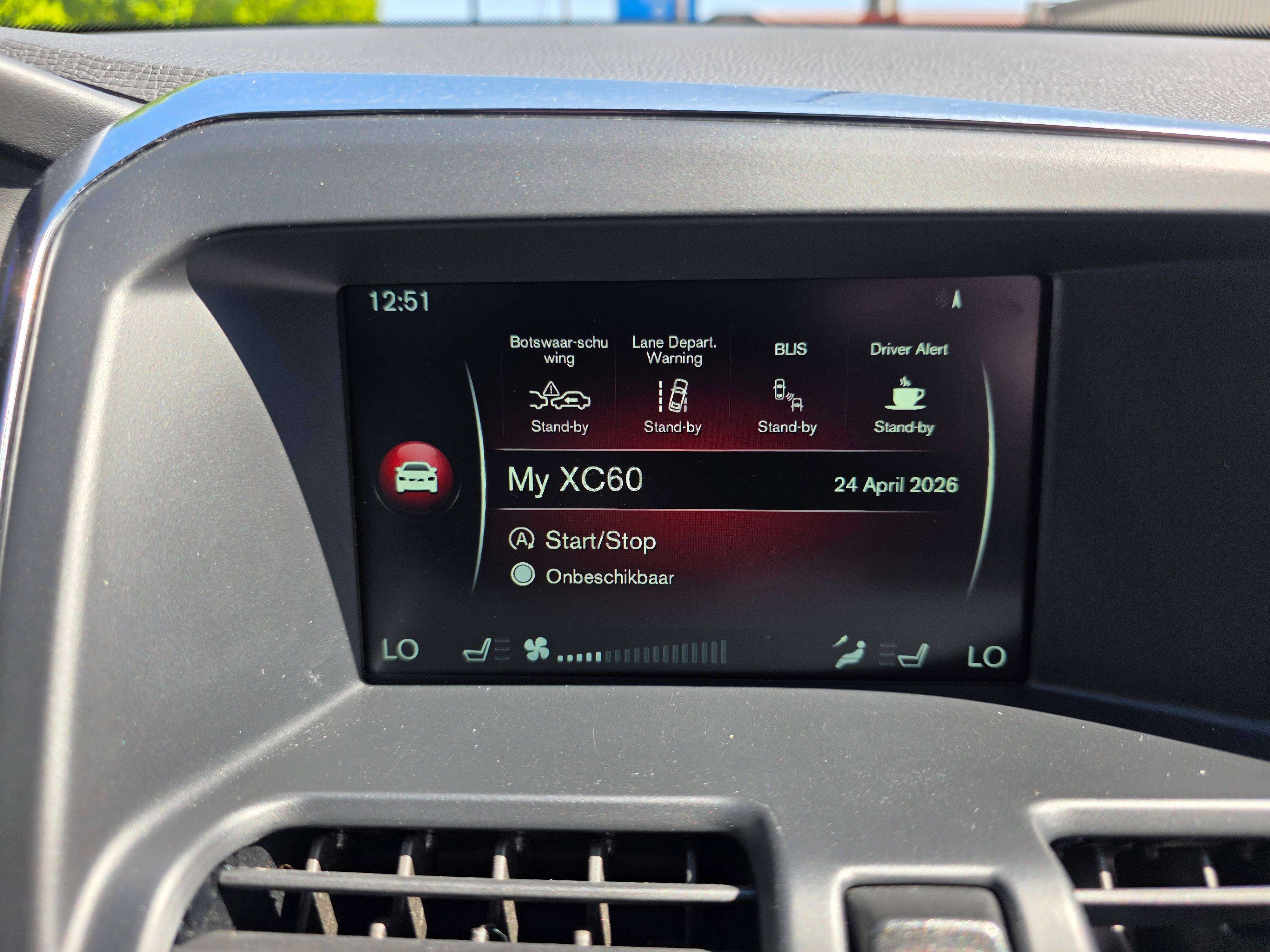 Volvo XC60 2.4 D4 4WD Geartronic 1°EIG. PERFECTE STAAT MET VEEL OPTIES !!