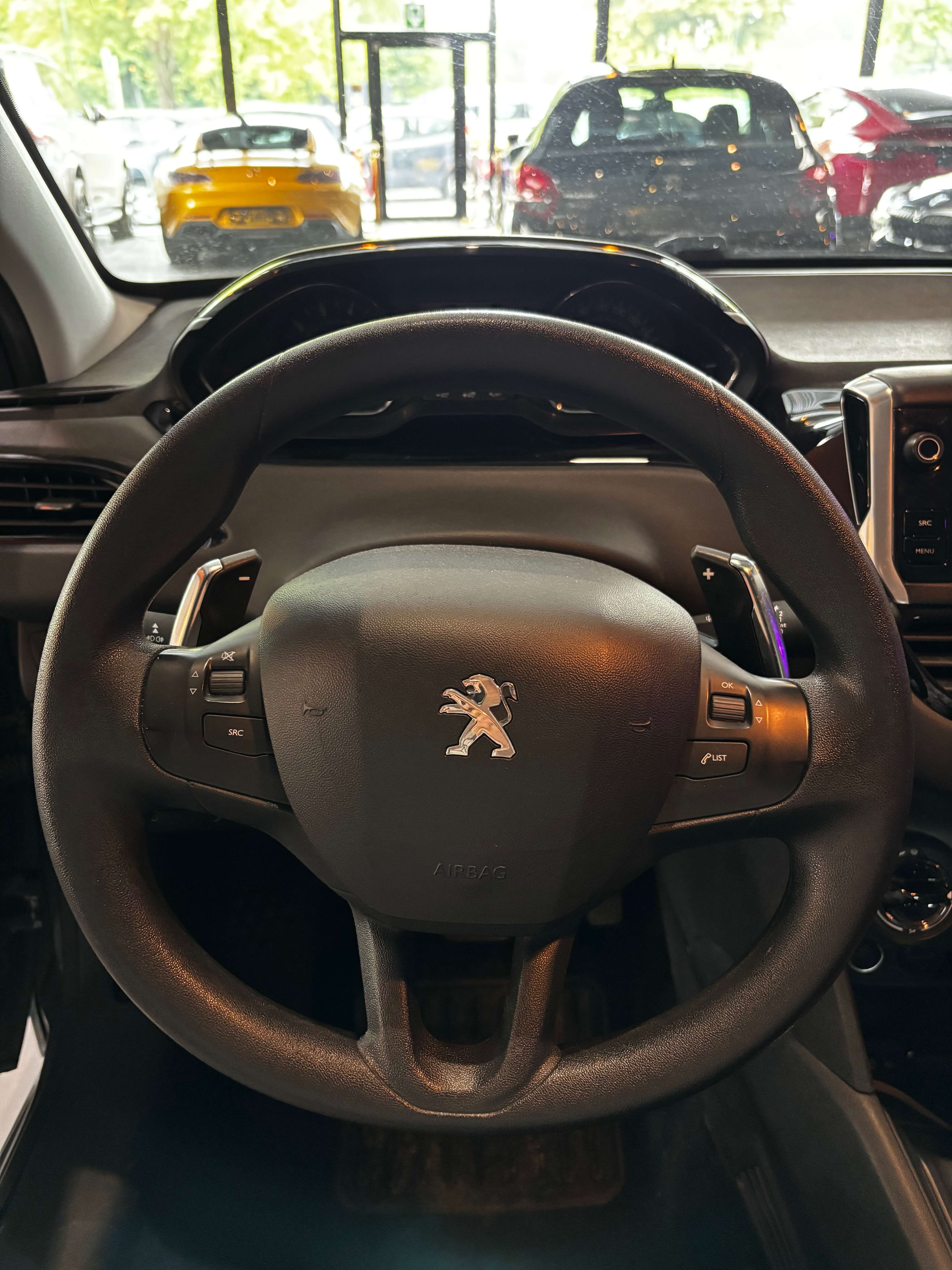 Peugeot 208 AUTOMATIQUE / 12 MOIS DE GARANTIE/ 208 1.2 Allure S