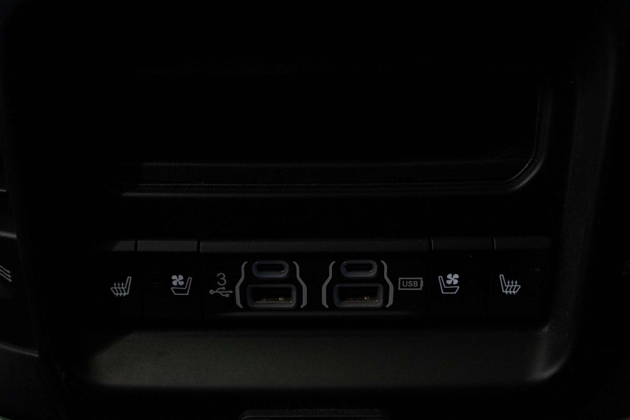 Dodge RAM 1500 Limited! Full Options! 5.7 V8 Hemi!