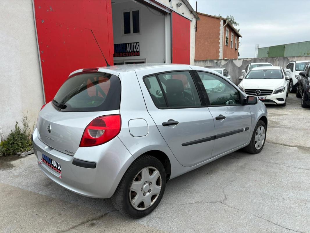 Renault Clio III 1.5L DCI 68 CHV IDEAL POUR JEUNE PERMIS | ENTIÈREMENT RÉVISÉE ET GARANTIE 12 MOIS