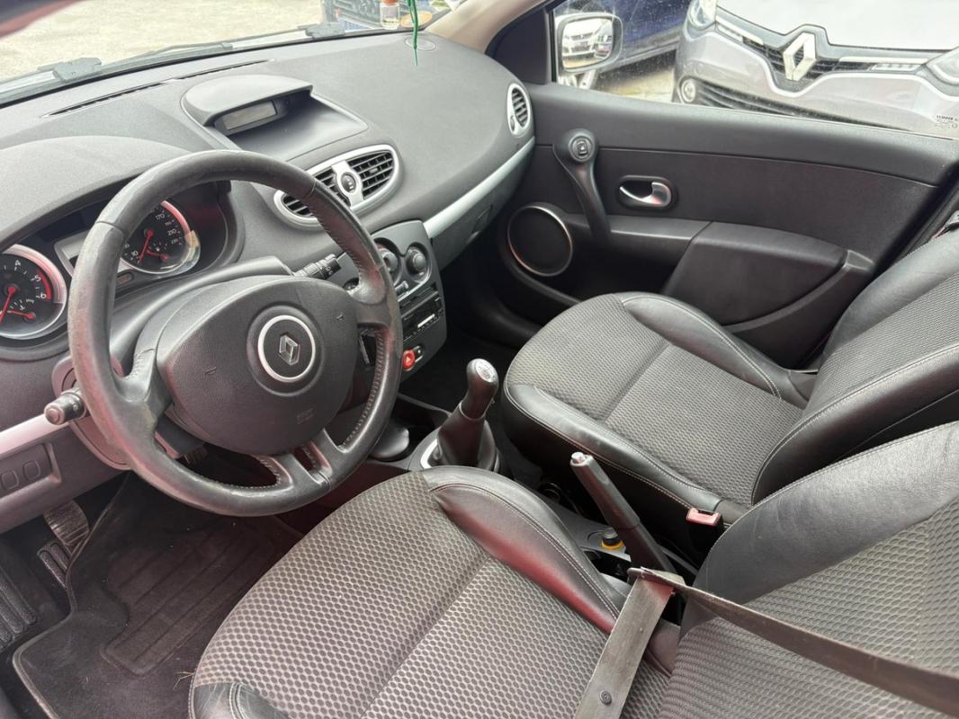 Renault Clio III 1.5L DCI 68 CHV IDEAL POUR JEUNE PERMIS | ENTIÈREMENT RÉVISÉE ET GARANTIE 12 MOIS