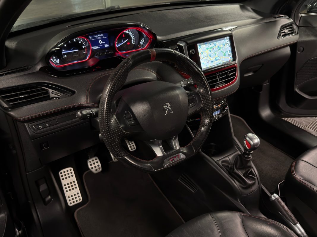 Peugeot 208 GTI 1.6 THP 200 Cv - VENTE EN ETAT / FRAIS A PREVOIR LIRE L ANNONCE
