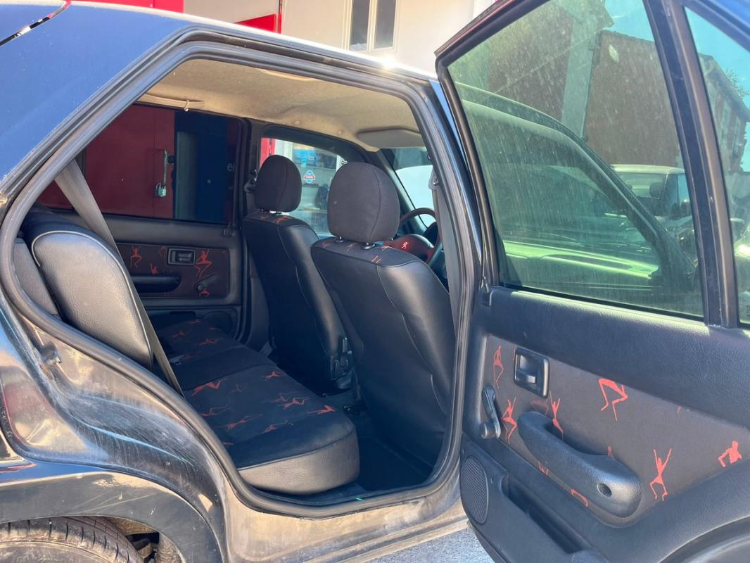 Peugeot 106 1.1 60 CH 5 PORTES - ESSENCE TRÈS FIABLE ENTIÈREMENT RÉVISÉE ET GARANTIE