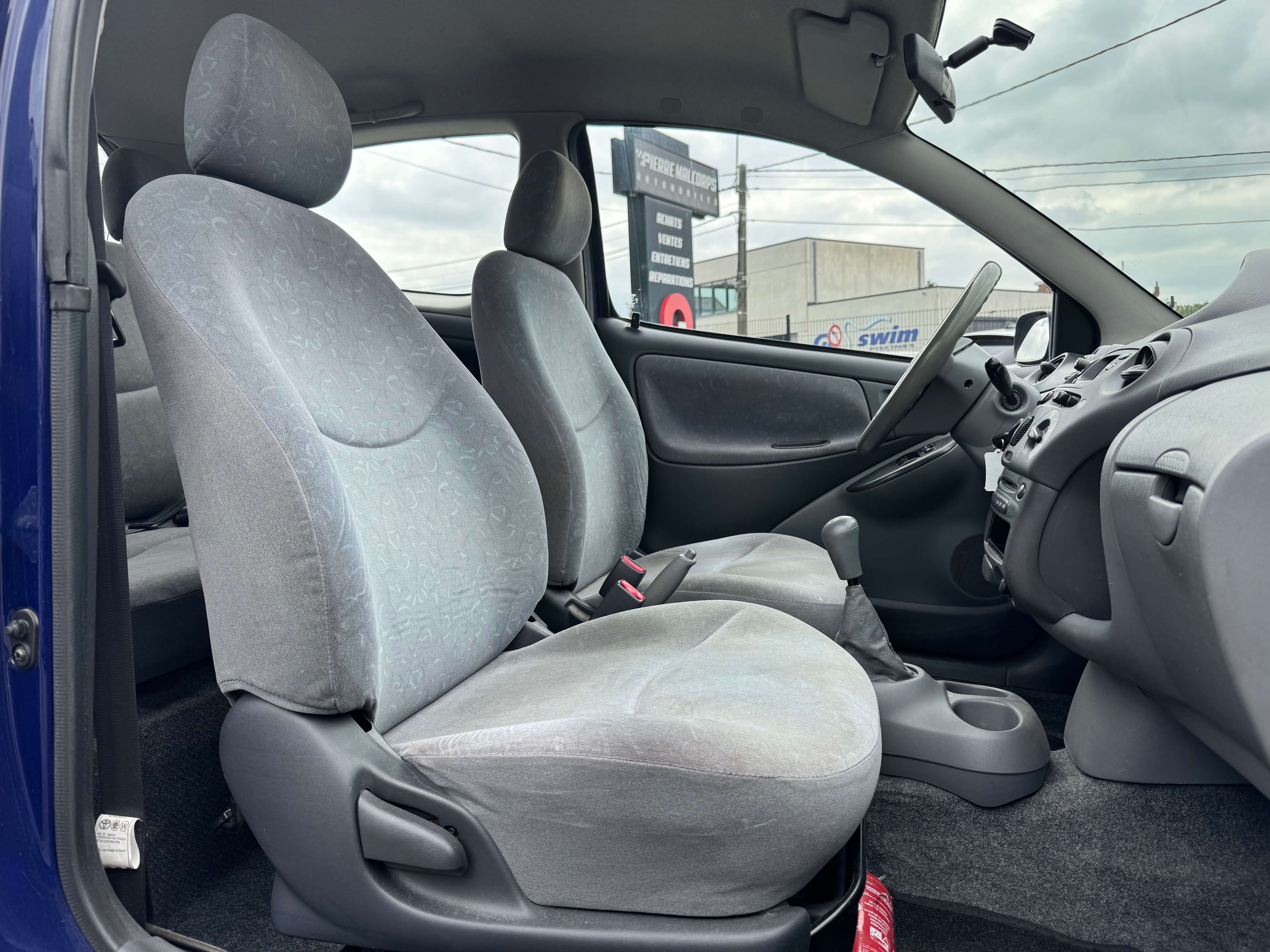 Toyota Yaris 1.3i VVT-i 16v Linea Sol / MARCHAND / EXPORT