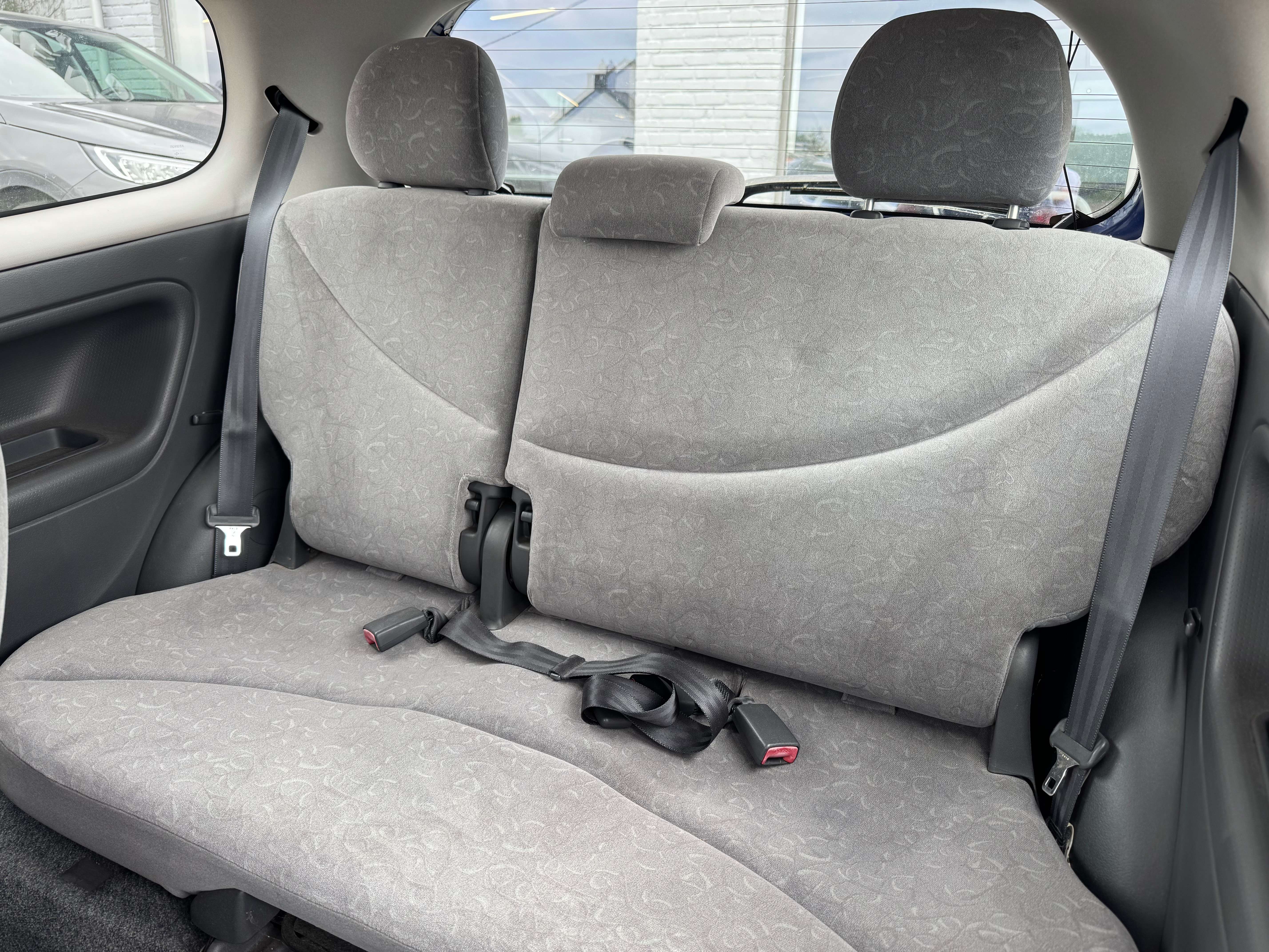 Toyota Yaris 1.3i VVT-i 16v Linea Sol / MARCHAND / EXPORT