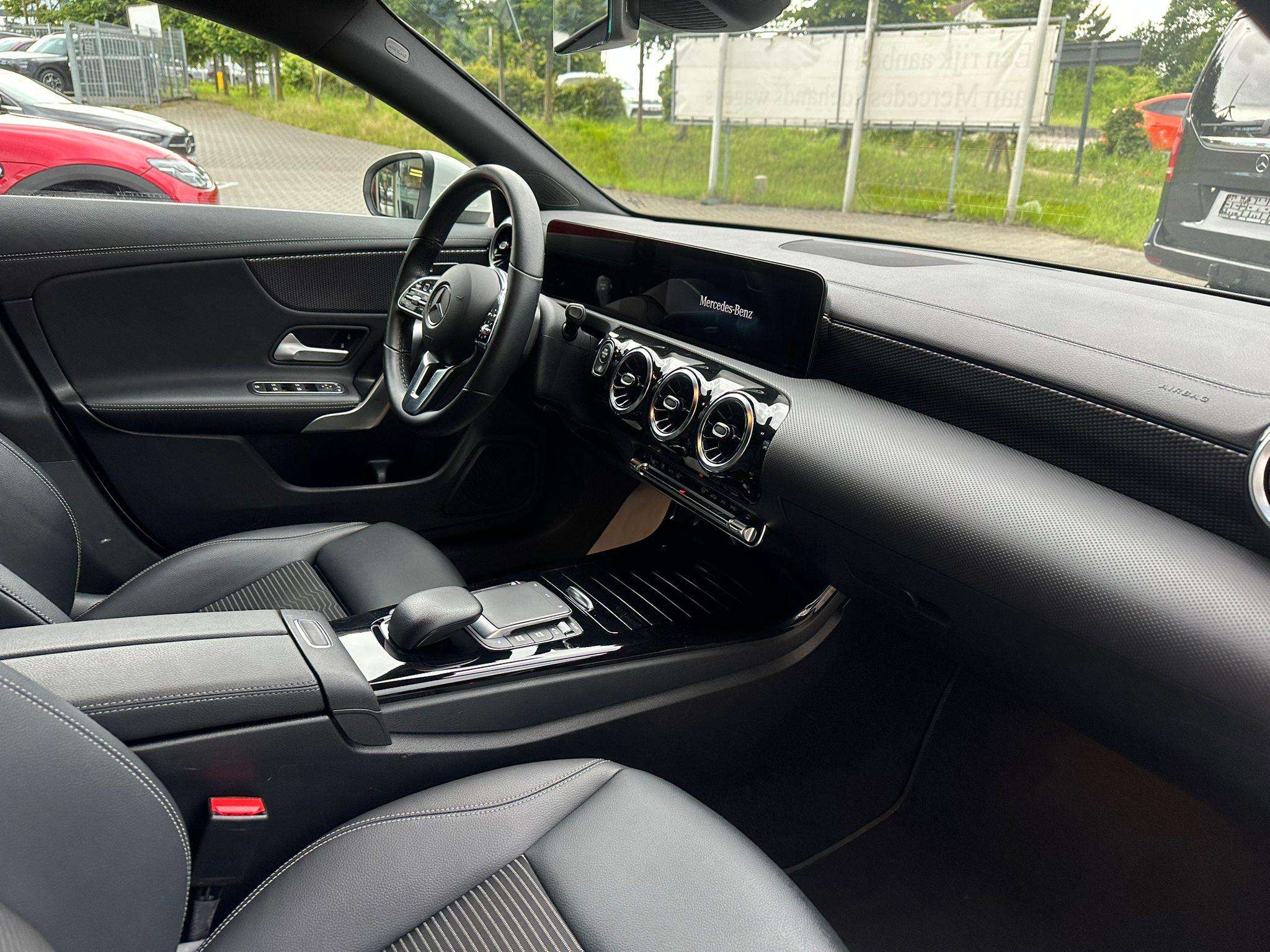 Mercedes-Benz CLA 180 Shooting Brake CLA Business Line