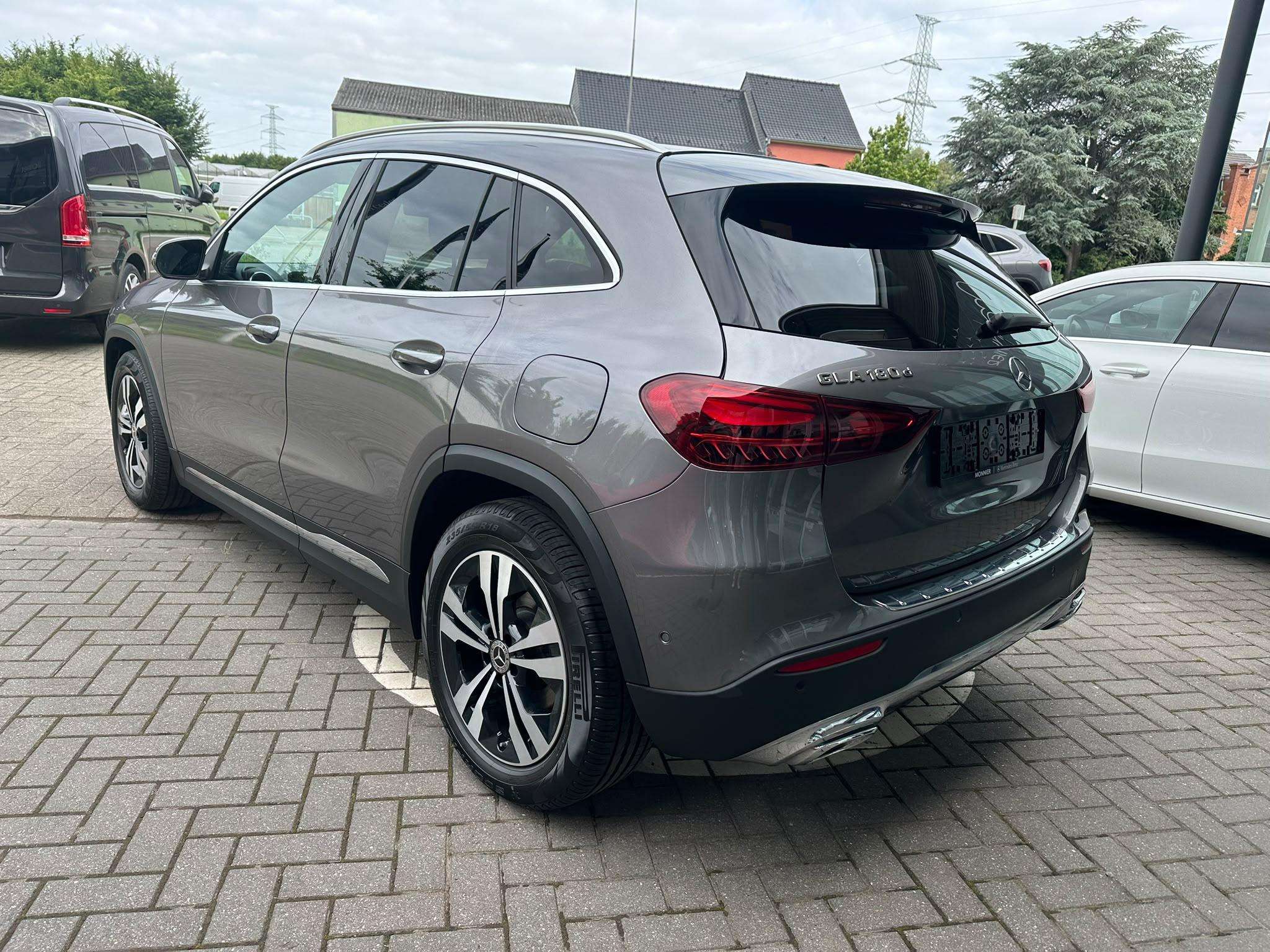 Mercedes-Benz GLA 180 GLA d Business Line
