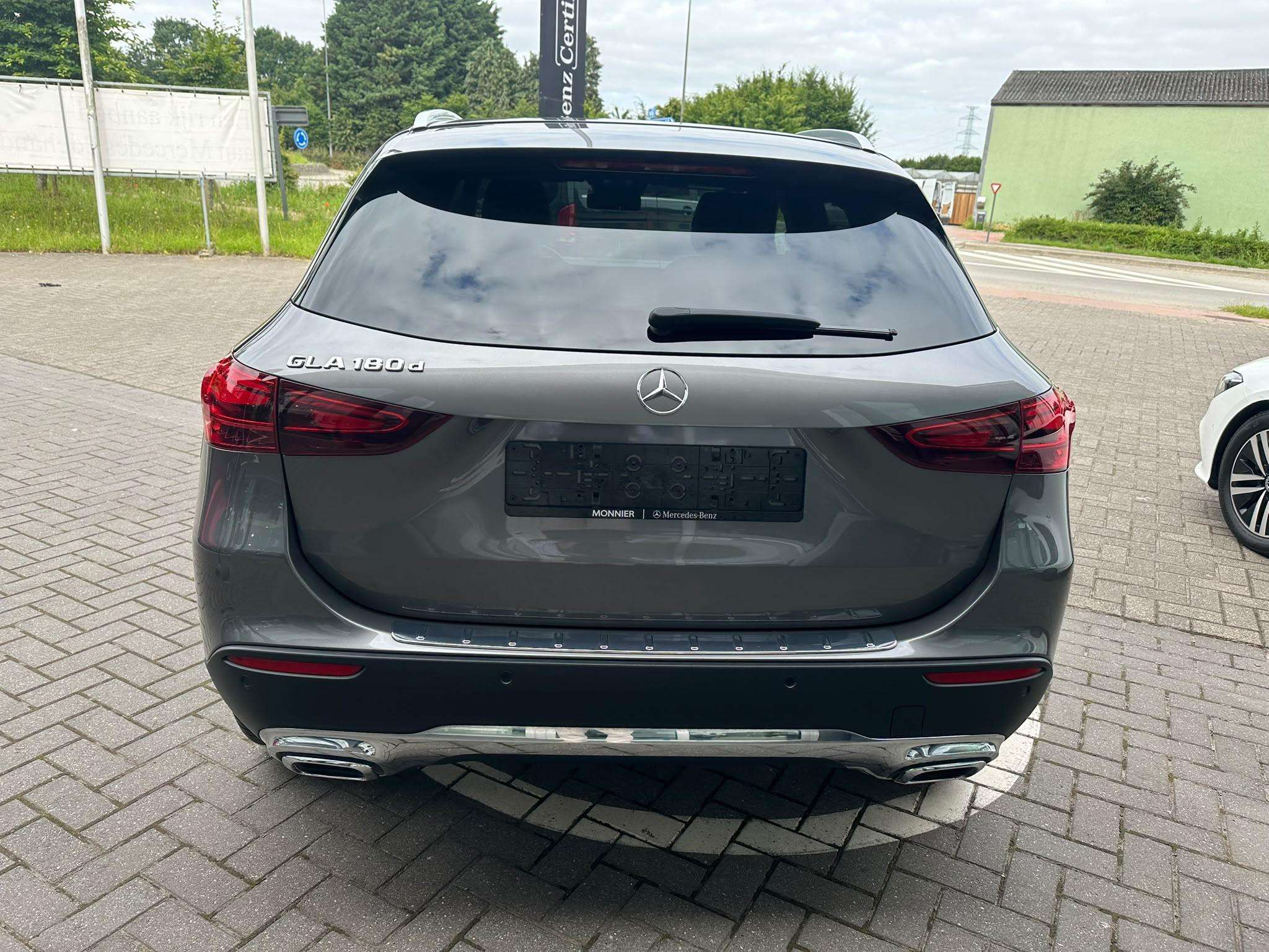 Mercedes-Benz GLA 180 GLA d Business Line
