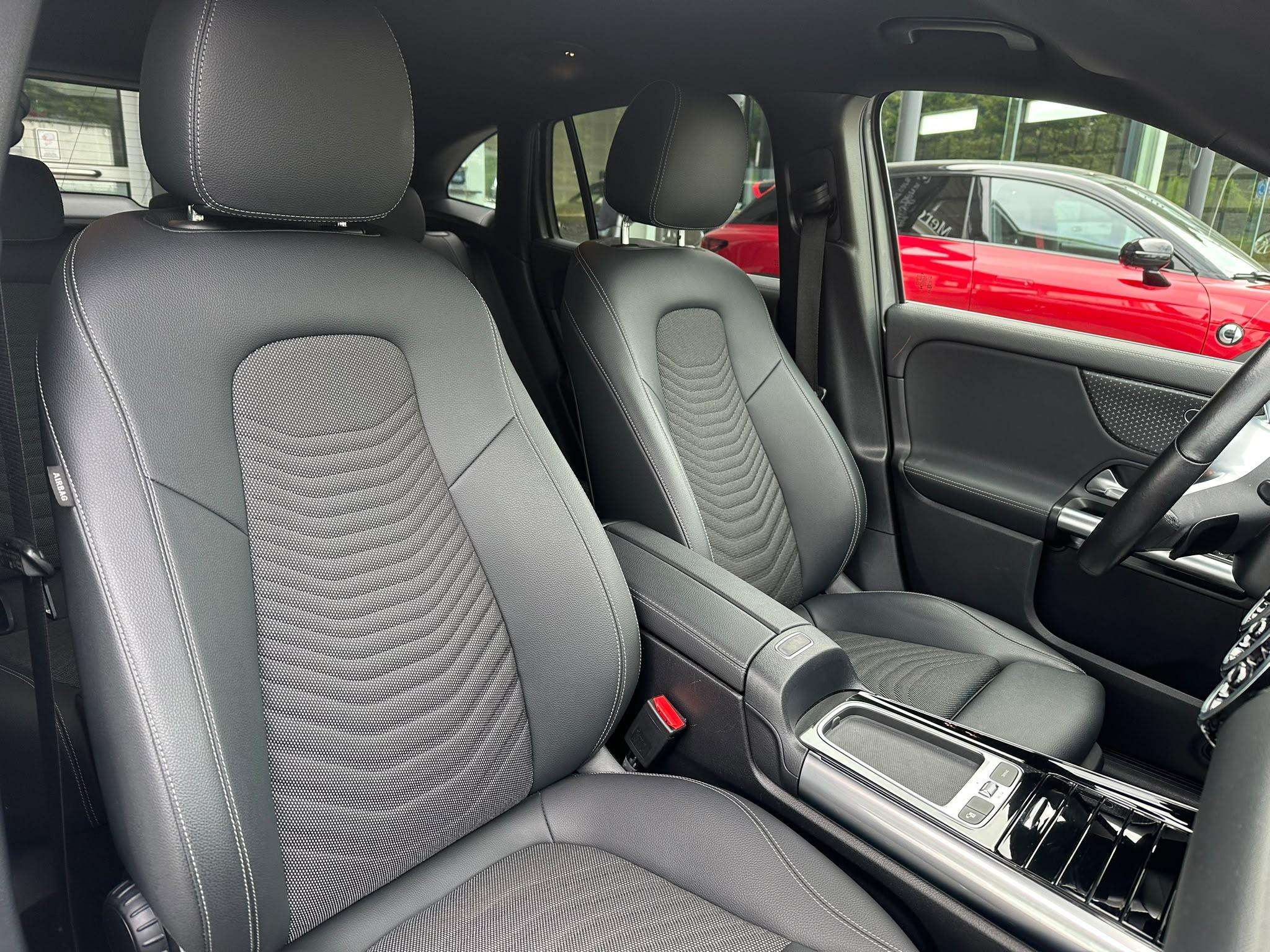 Mercedes-Benz GLA 180 GLA d Business Line