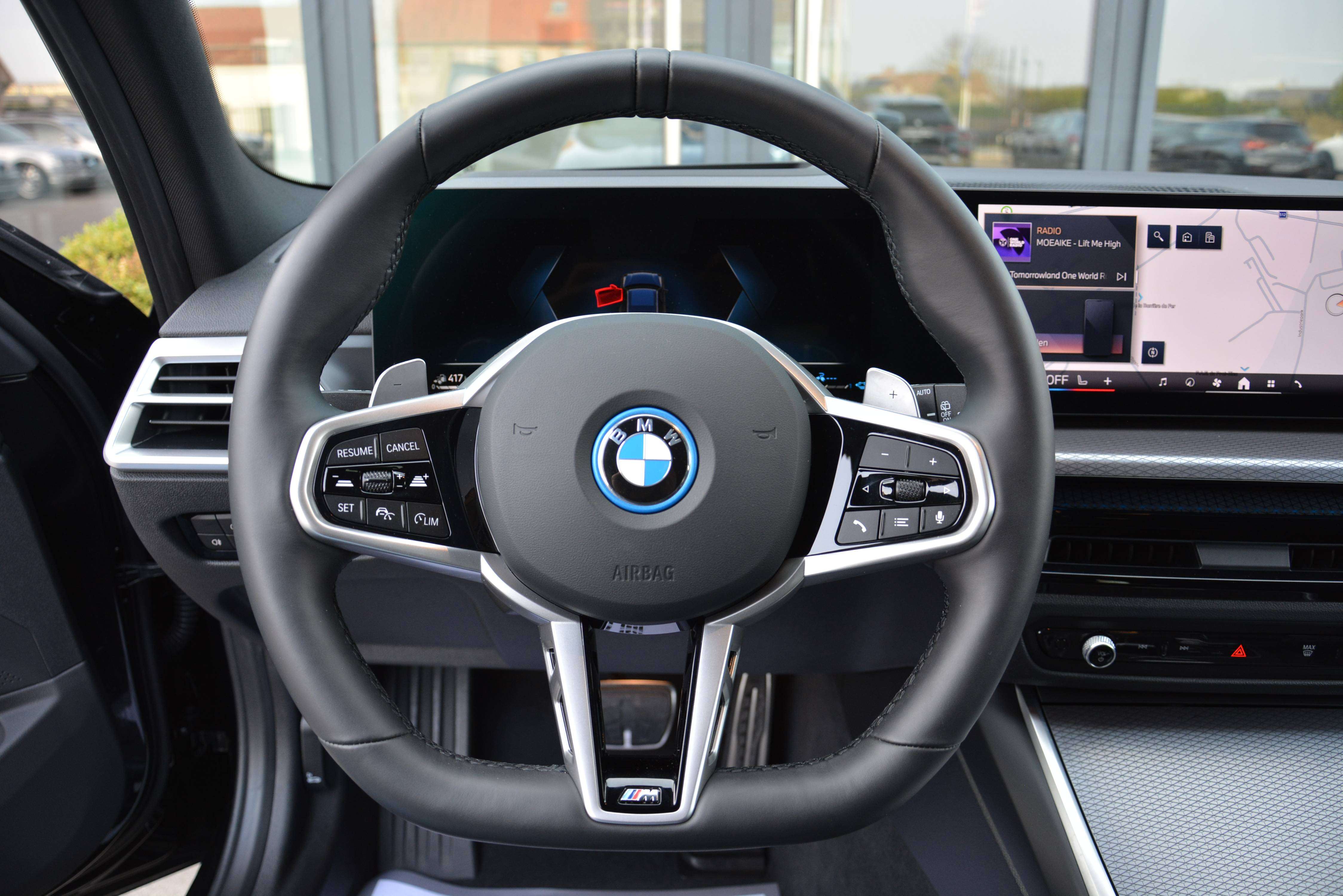 BMW 330 e Touring M-Performance LCI II/ACC/HUD/360cam/Keyless