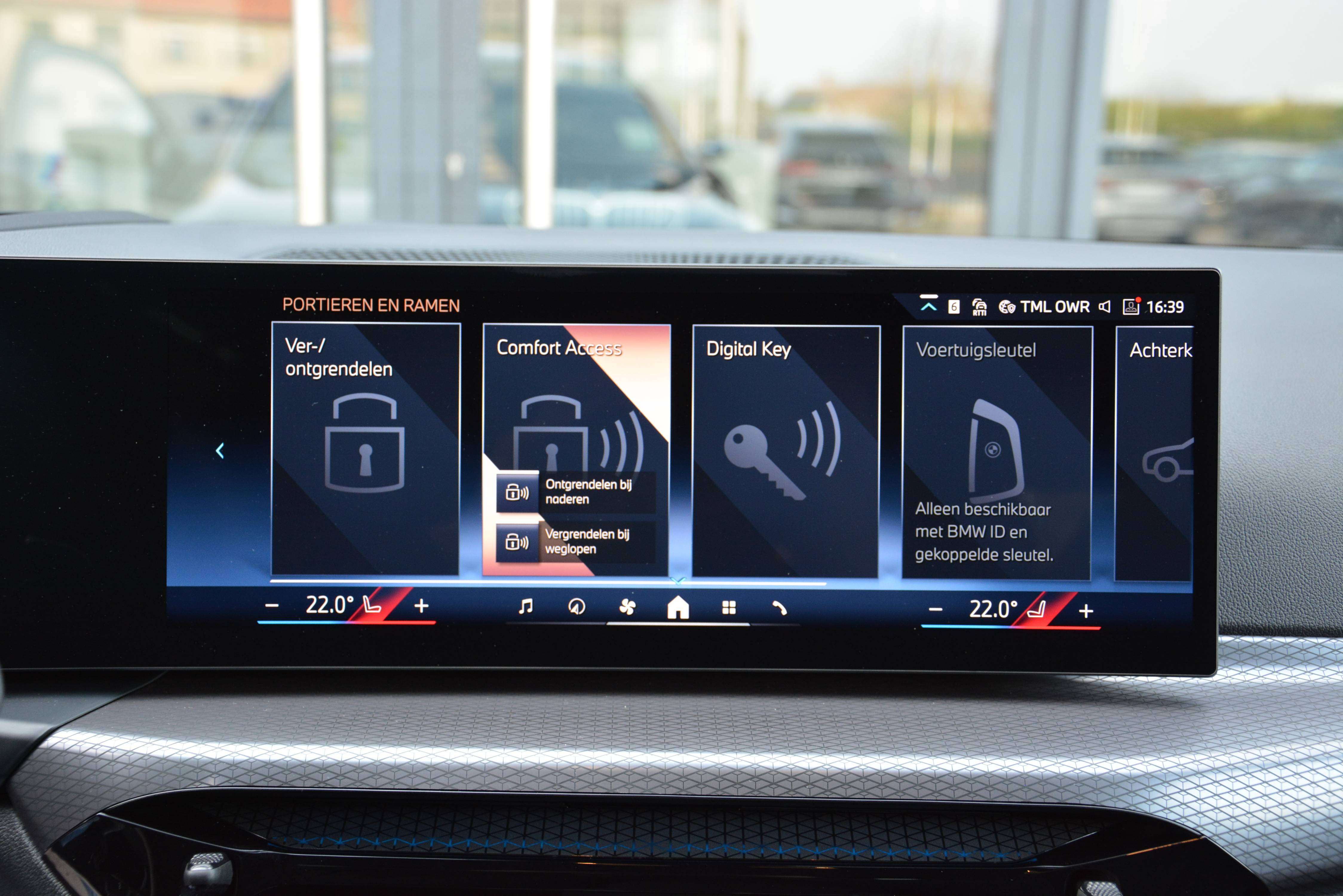 BMW 330 e Touring M-Performance LCI II/ACC/HUD/360cam/Keyless