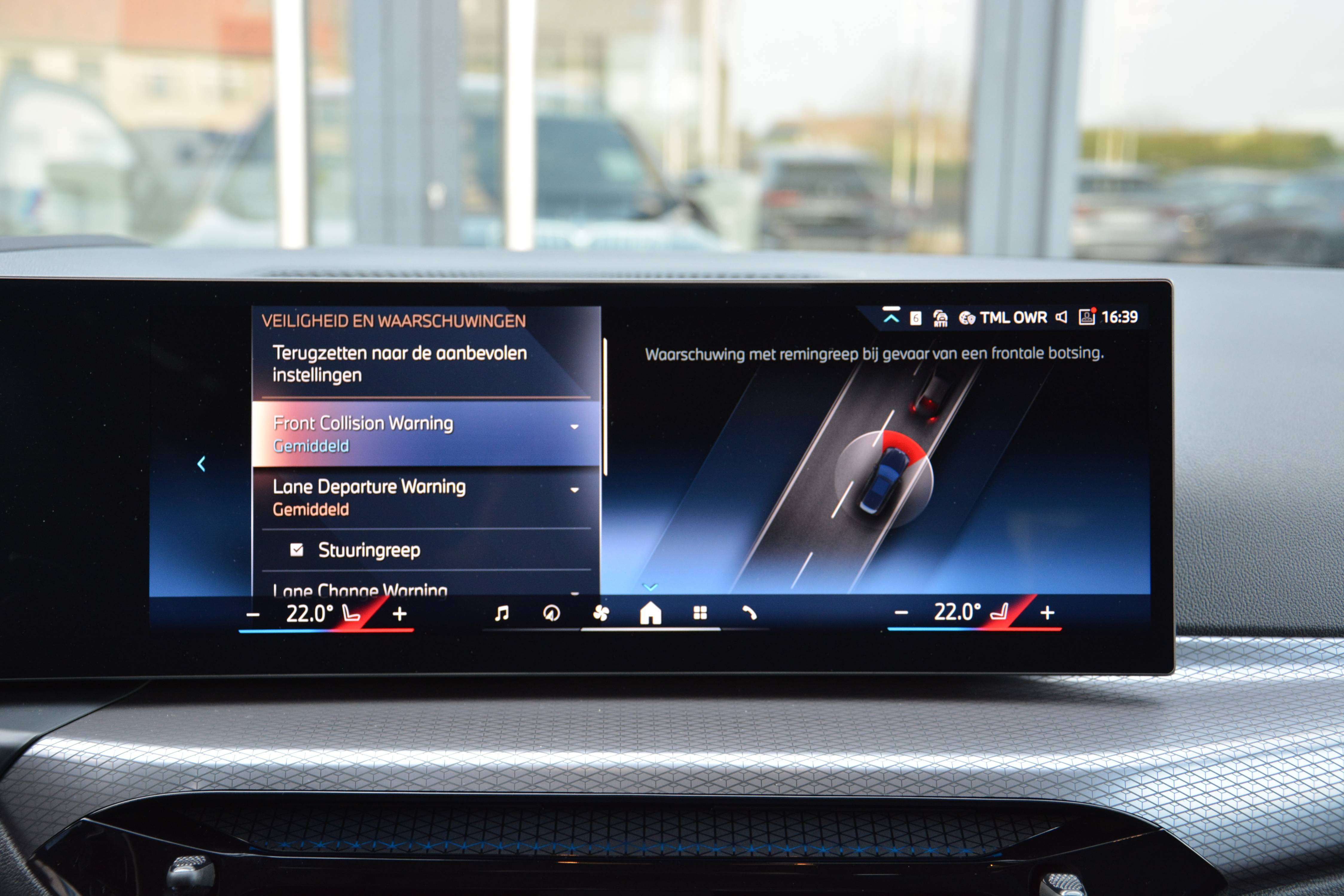 BMW 330 e Touring M-Performance LCI II/ACC/HUD/360cam/Keyless