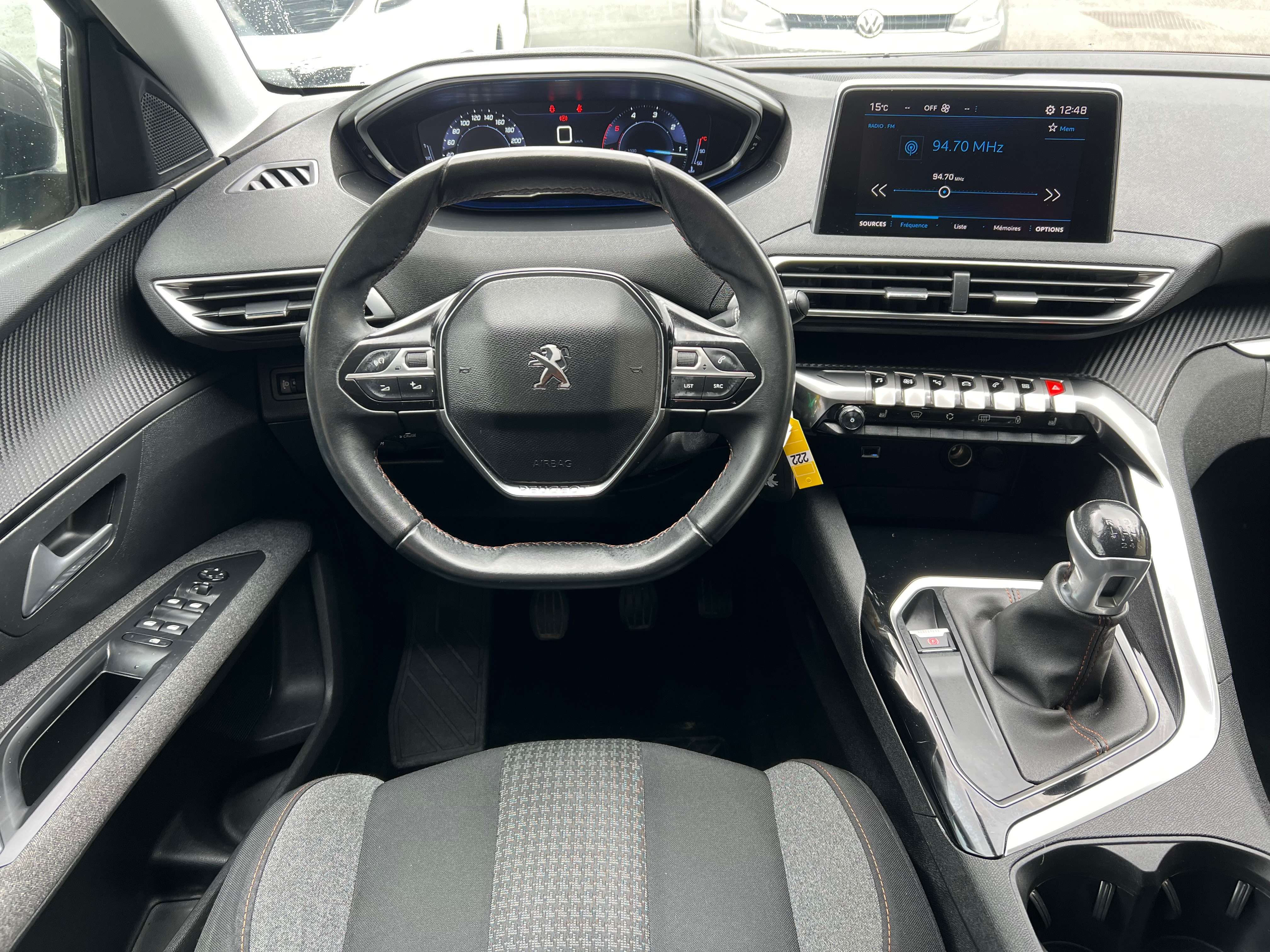 Peugeot 5008 1.6 BlueHDi Active / 7 PL (10.289 € HTVA)