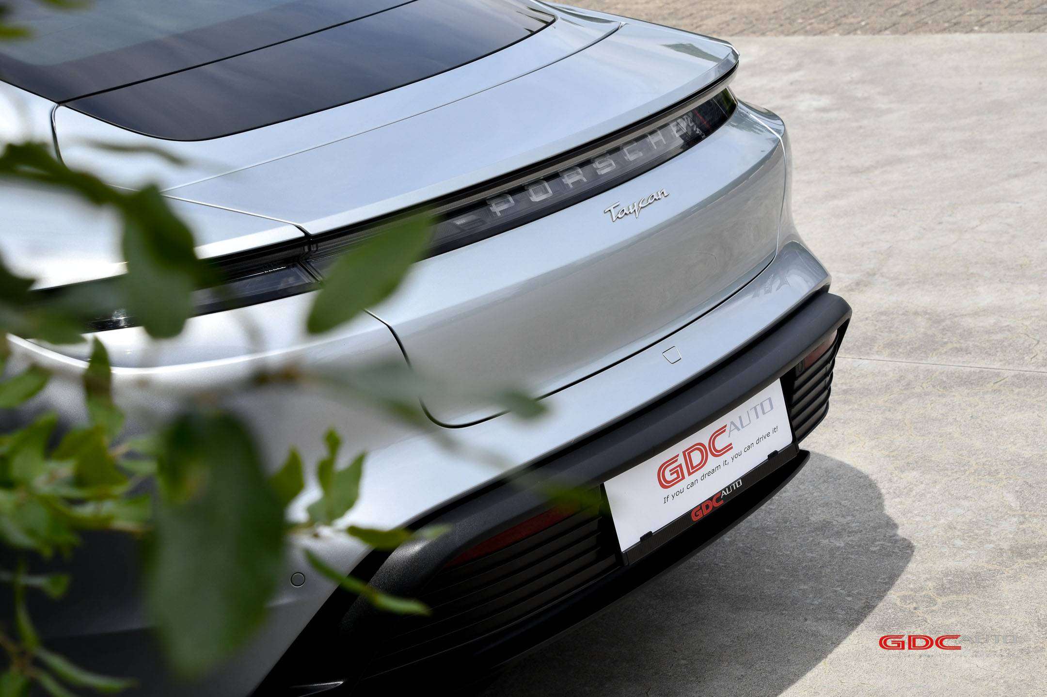 Porsche Taycan Taycan l Zetelverwarming l Panodak l Adaptive Cruise Control