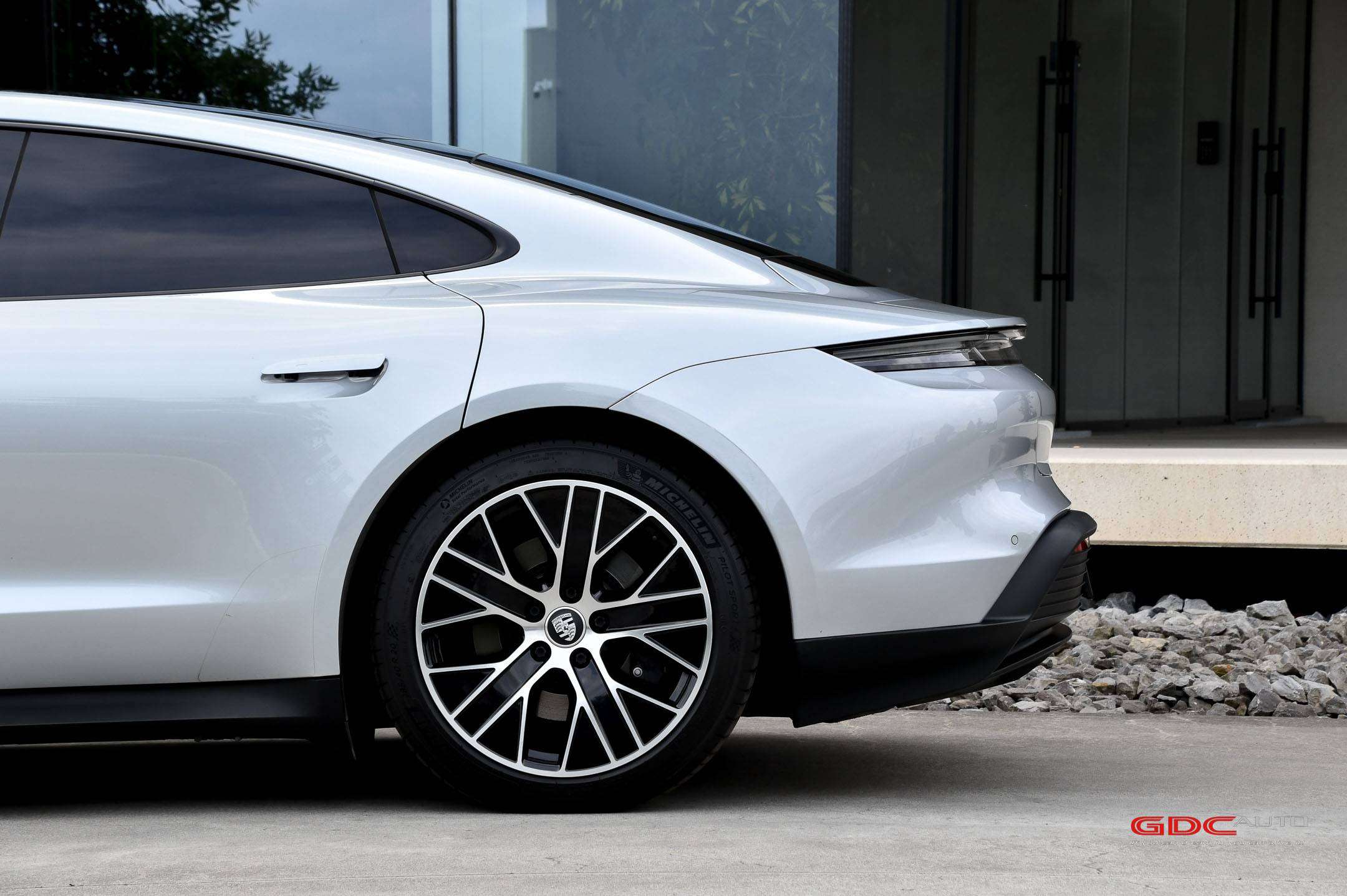 Porsche Taycan Taycan l Zetelverwarming l Panodak l Adaptive Cruise Control