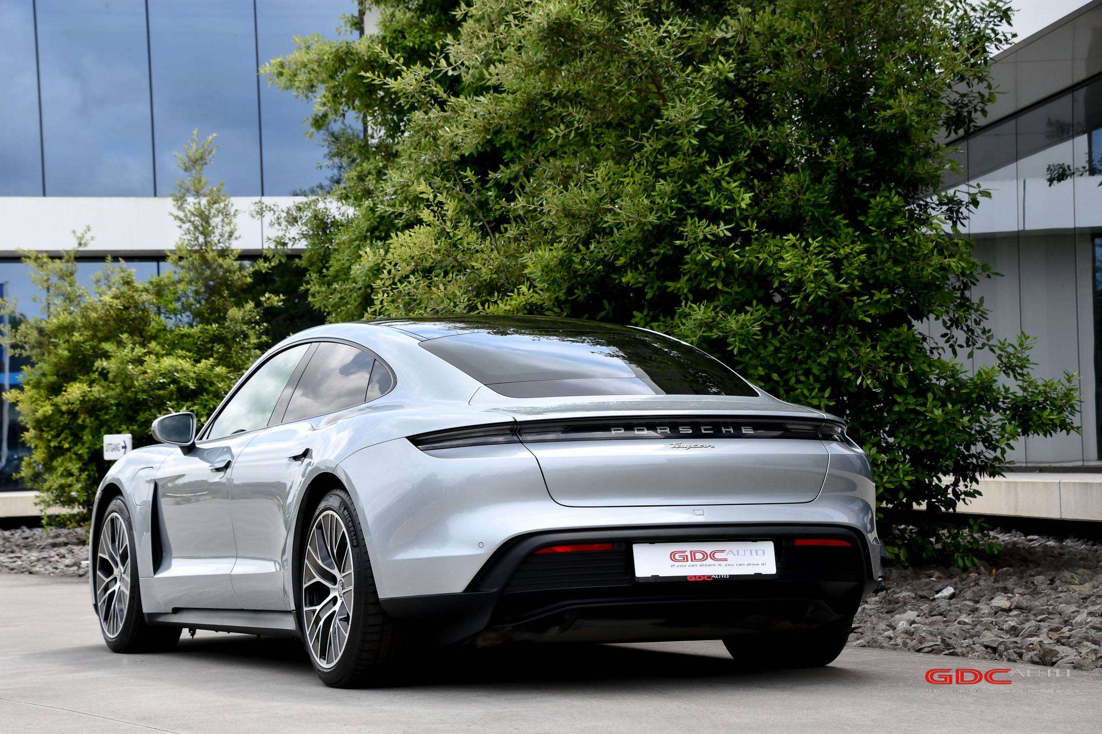 Porsche Taycan Taycan l Zetelverwarming l Panodak l Adaptive Cruise Control
