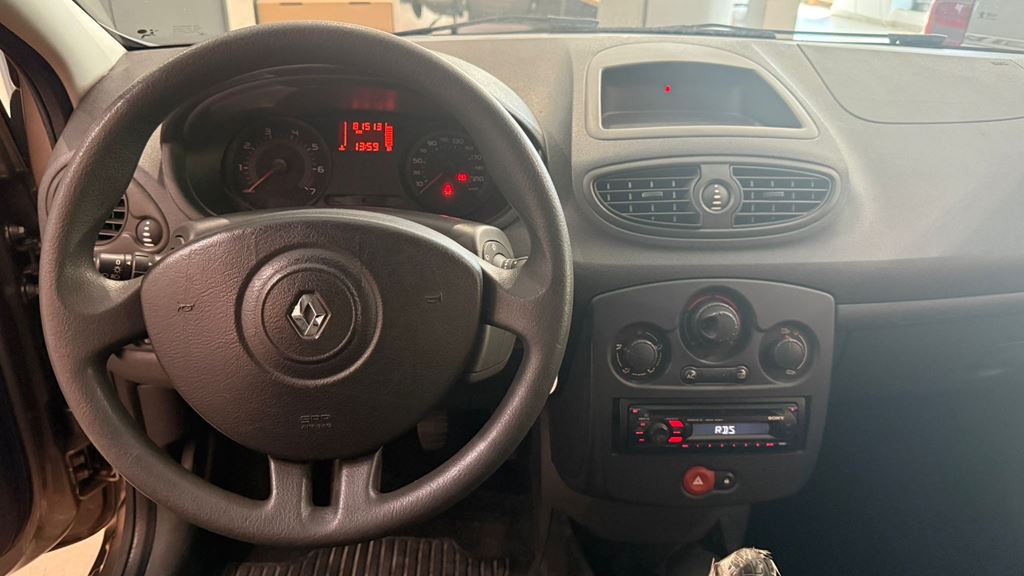Renault Clio RIP CURL 2 75CV