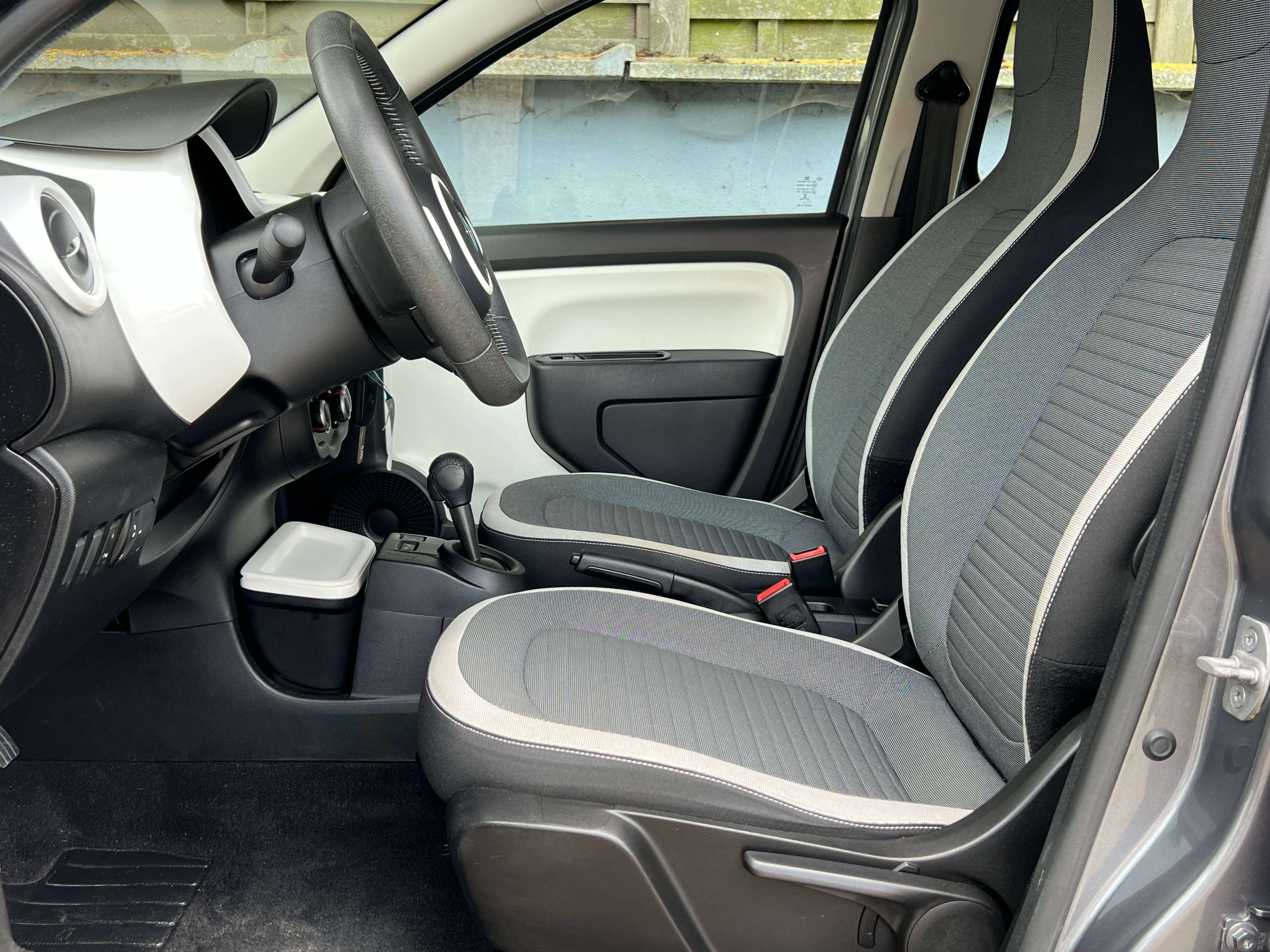 Renault Twingo 0.9 TCe Intens EDC Automatique ( airco navigation camera ect)