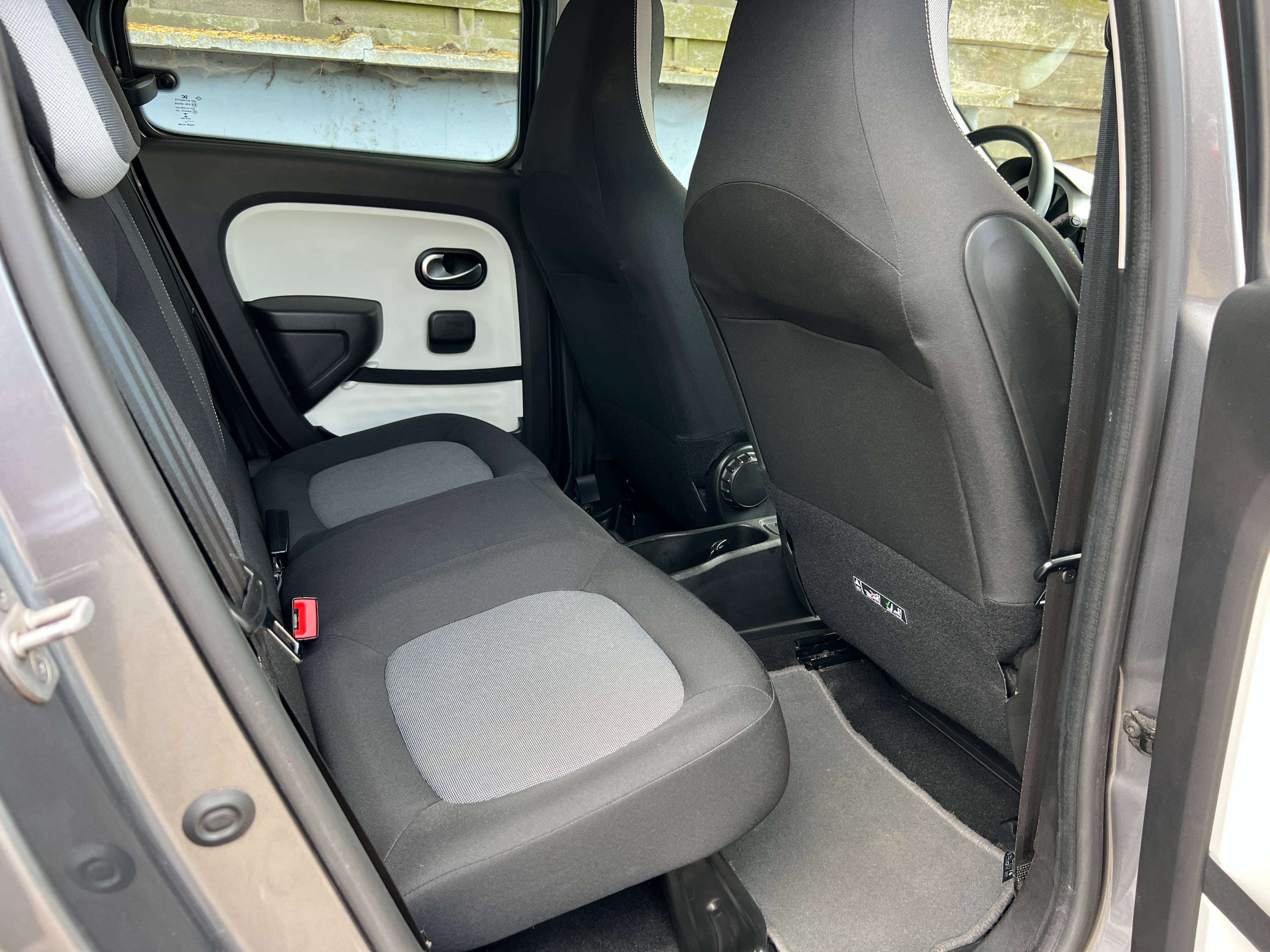 Renault Twingo 0.9 TCe Intens EDC Automatique ( airco navigation camera ect)