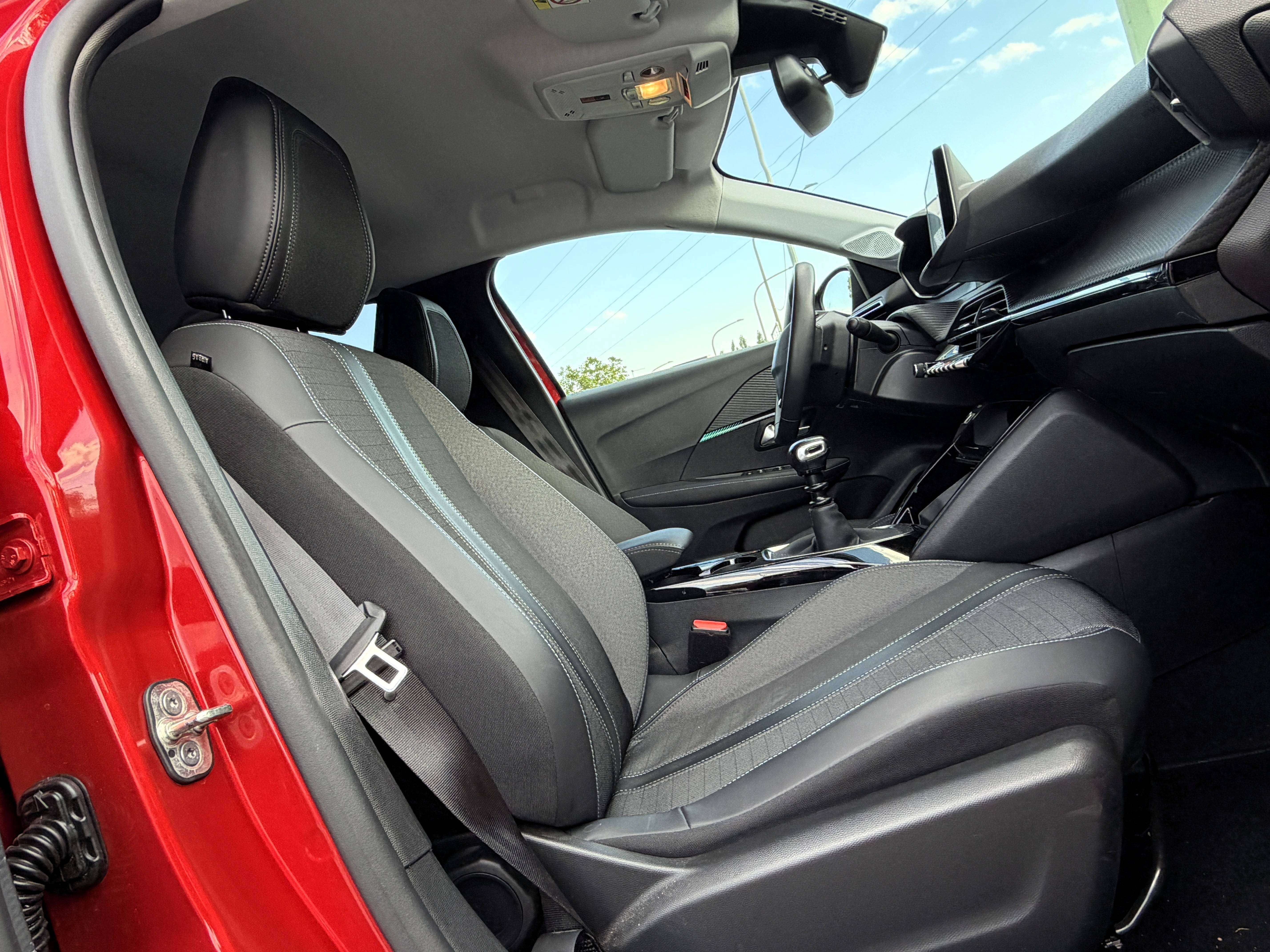 Peugeot 208 1.5 BlueHDi Allure 1er PROPRIO/NAVI/CLIM/CRUISE/CARPLAY/LED/GARANTIE