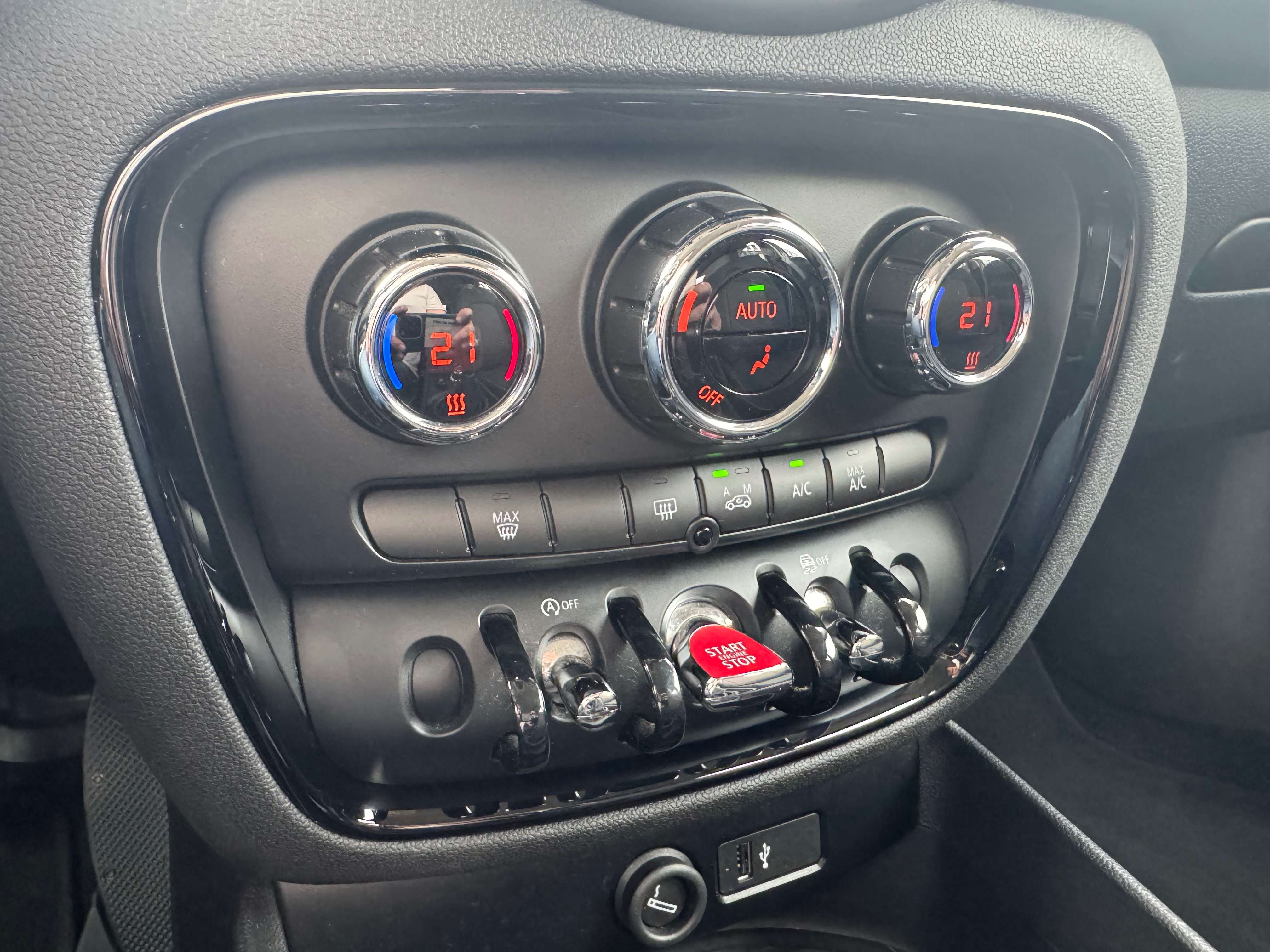 MINI One Clubman 1.5 OPF / NAV / AIRCO / CARPLAY / CRUISE / 19"