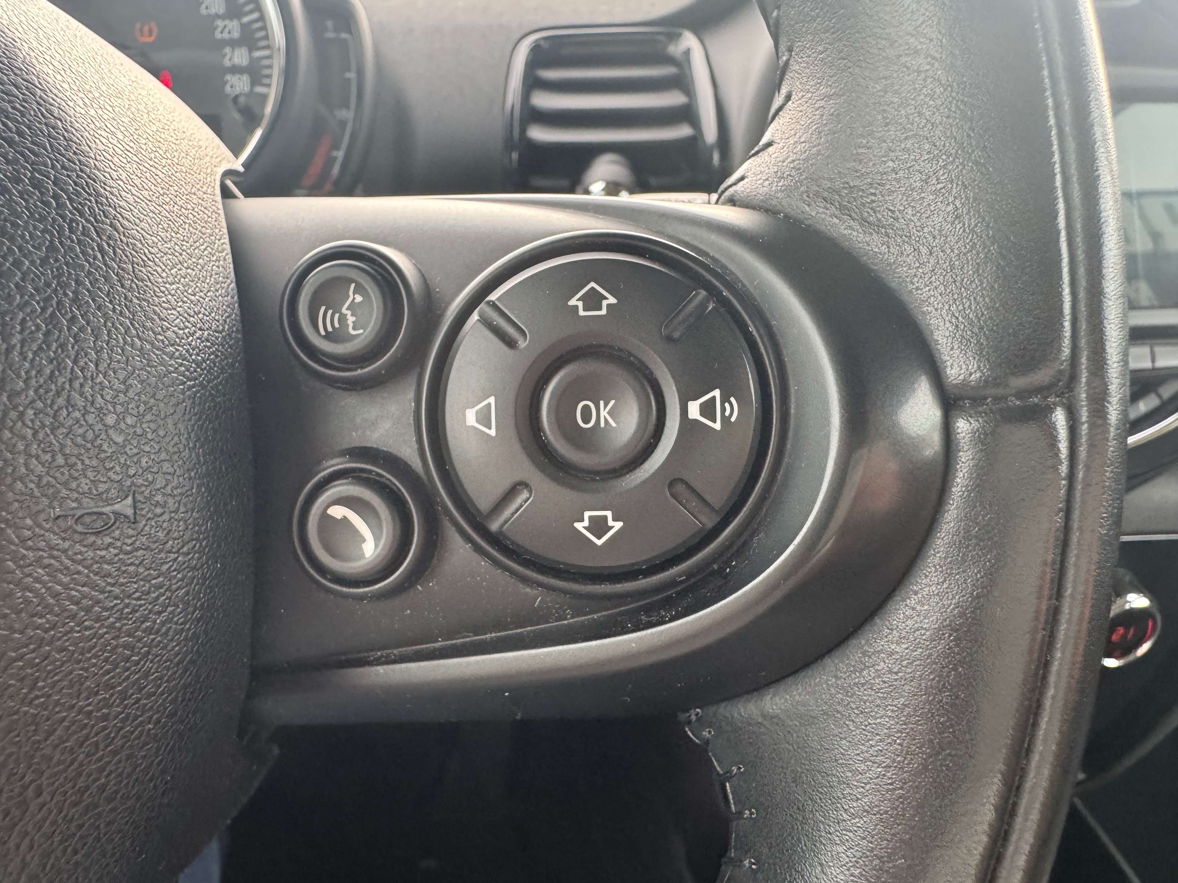 MINI One Clubman 1.5 OPF / NAV / AIRCO / CARPLAY / CRUISE / 19"