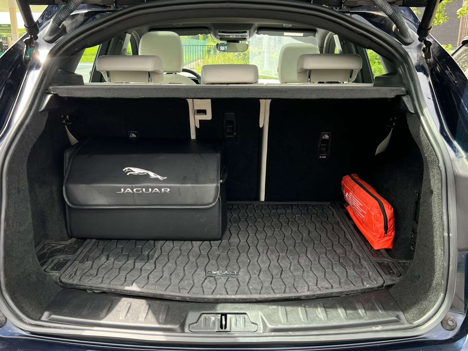 Jaguar E-Pace E-Pace 1.5 T MHEV P160 GARANTI PANO CUIR CARPLAY