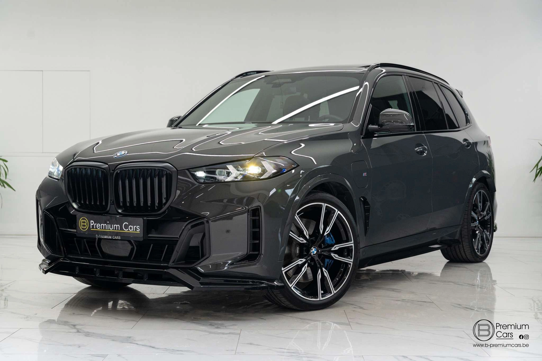 BMW X5 xDrive50e hybrid M-Performance bodykit! Pano, H&K, Acc, Hud!
