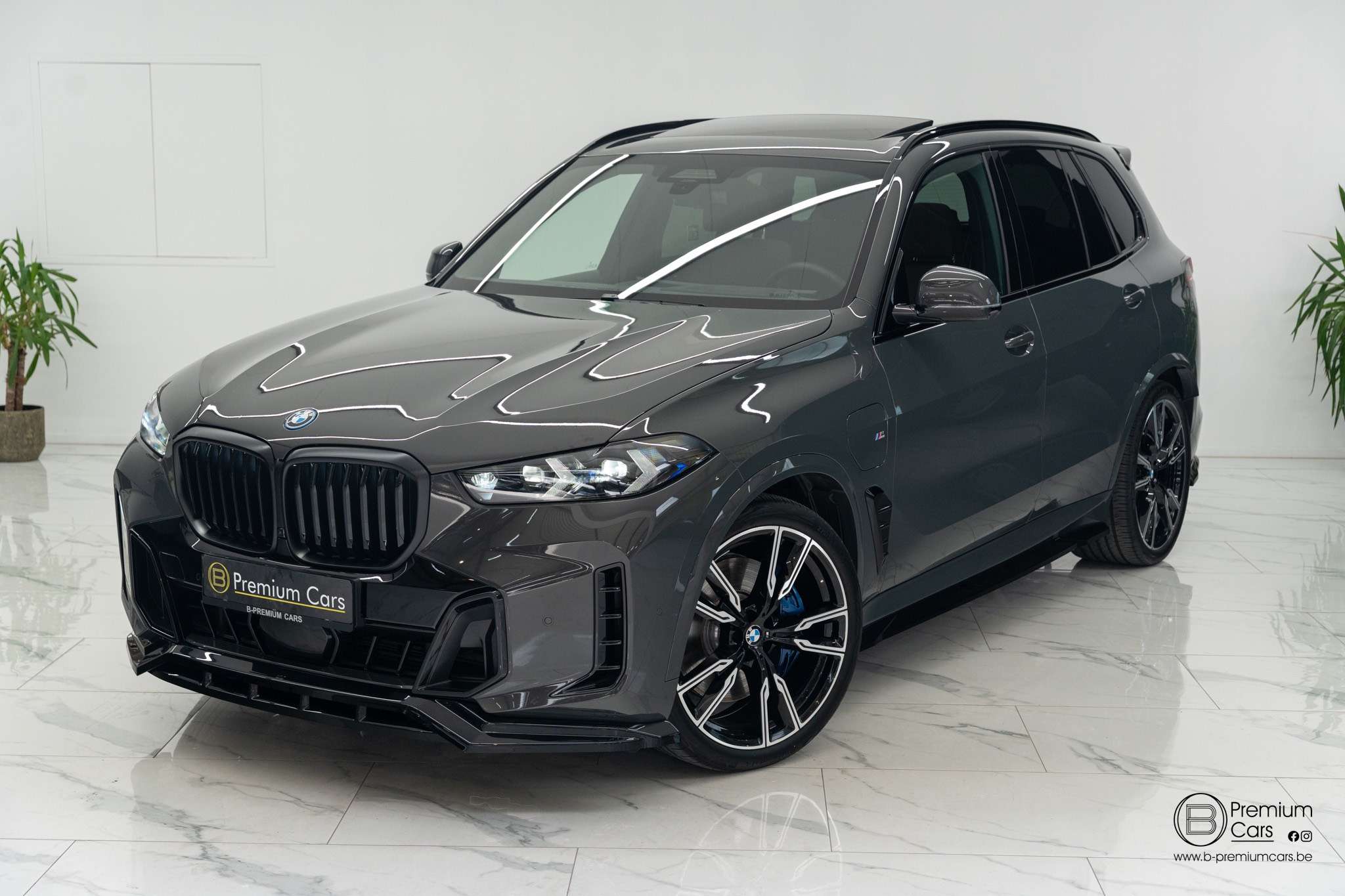 BMW X5 xDrive50e hybrid M-Performance bodykit! Pano, H&K, Acc, Hud!
