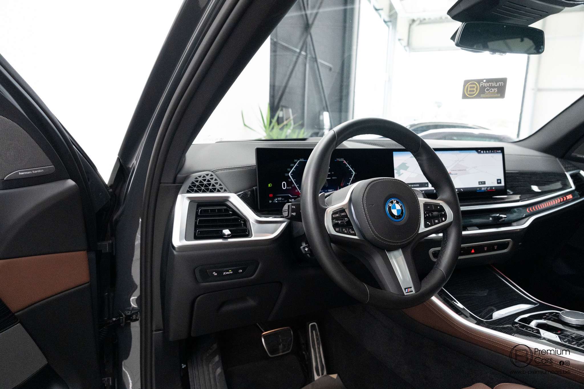 BMW X5 xDrive50e hybrid M-Performance bodykit! Pano, H&K, Acc, Hud!