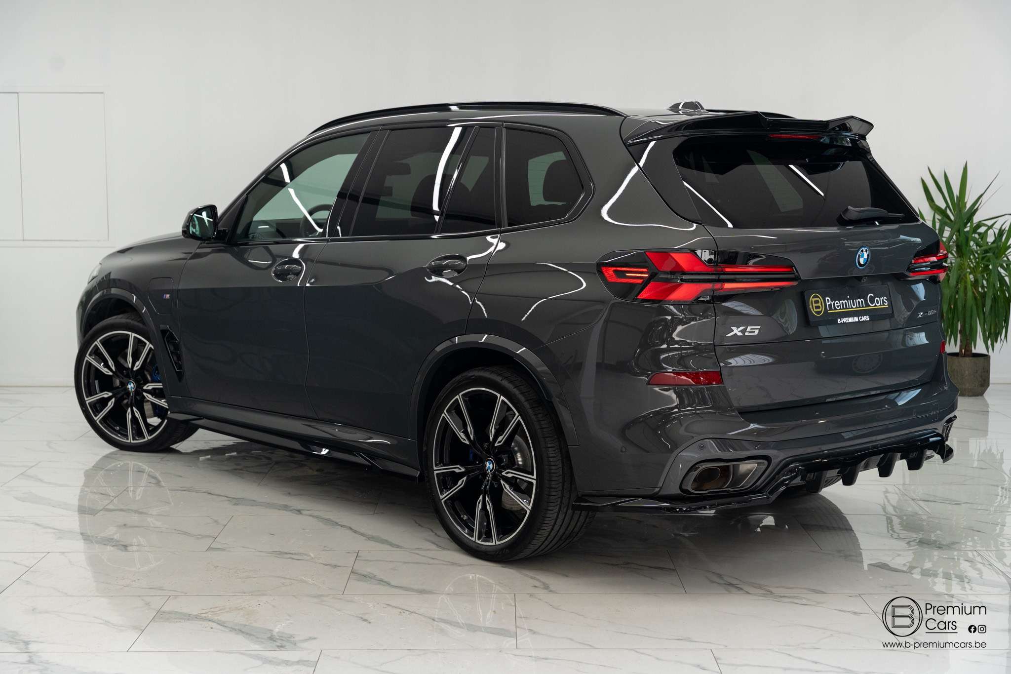 BMW X5 xDrive50e hybrid M-Performance bodykit! Pano, H&K, Acc, Hud!